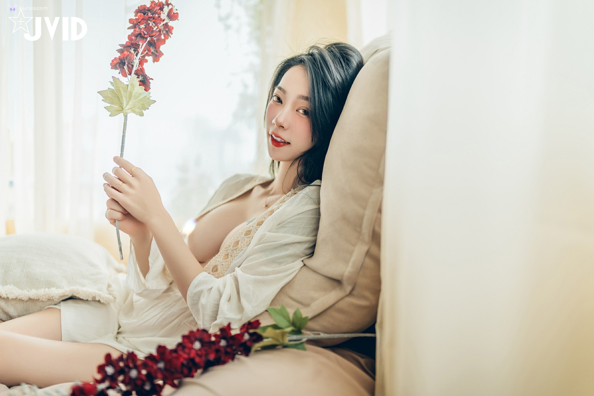 JVID 飄飄哥 – 巨乳飄飄女神精心打造的誠意寫真動漫般的完美身材還有超可愛的神祕客串喔 第40张