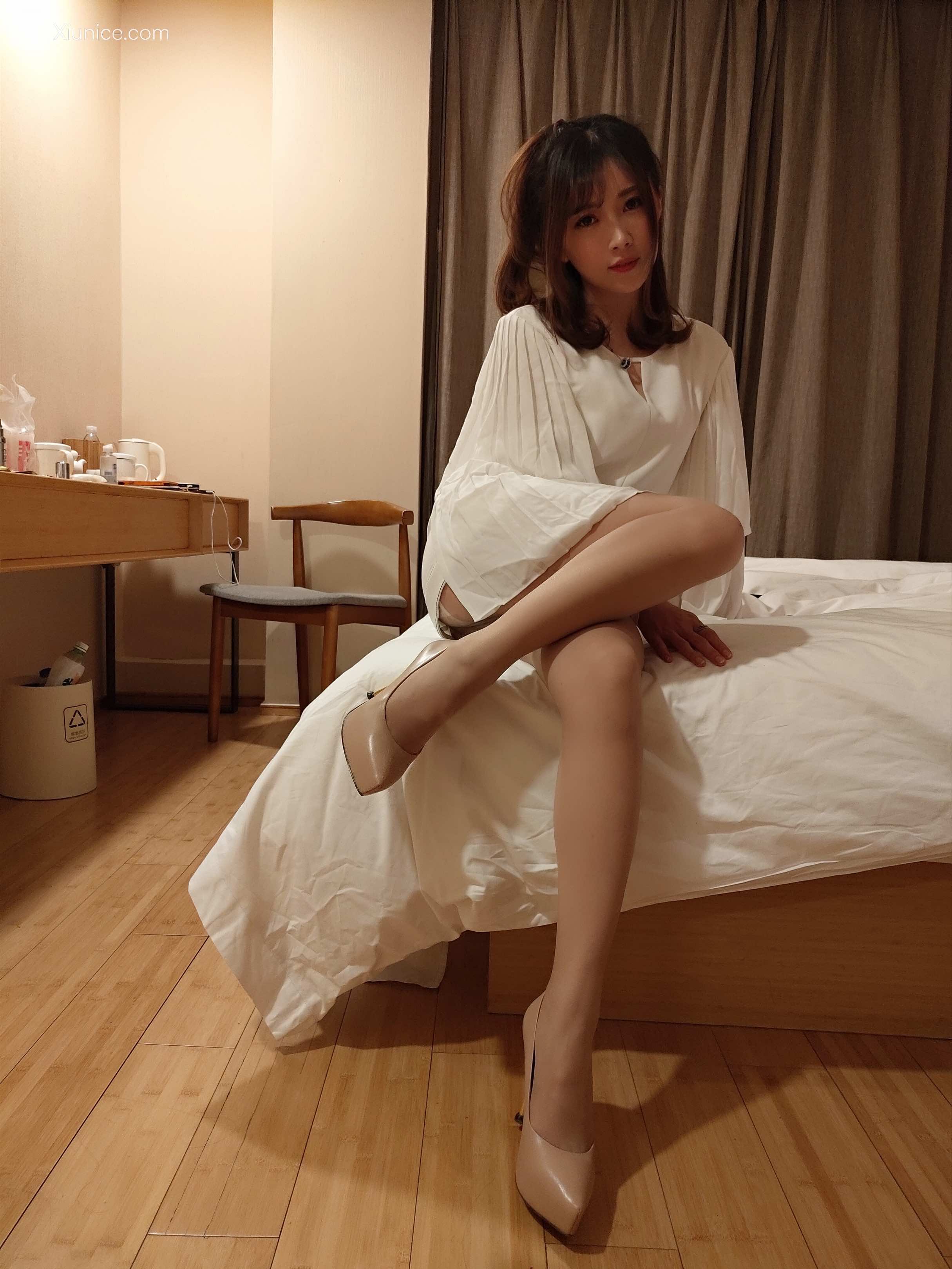 Coser@小女巫露娜 Vol.001 OL风肤色连裤袜 第33张