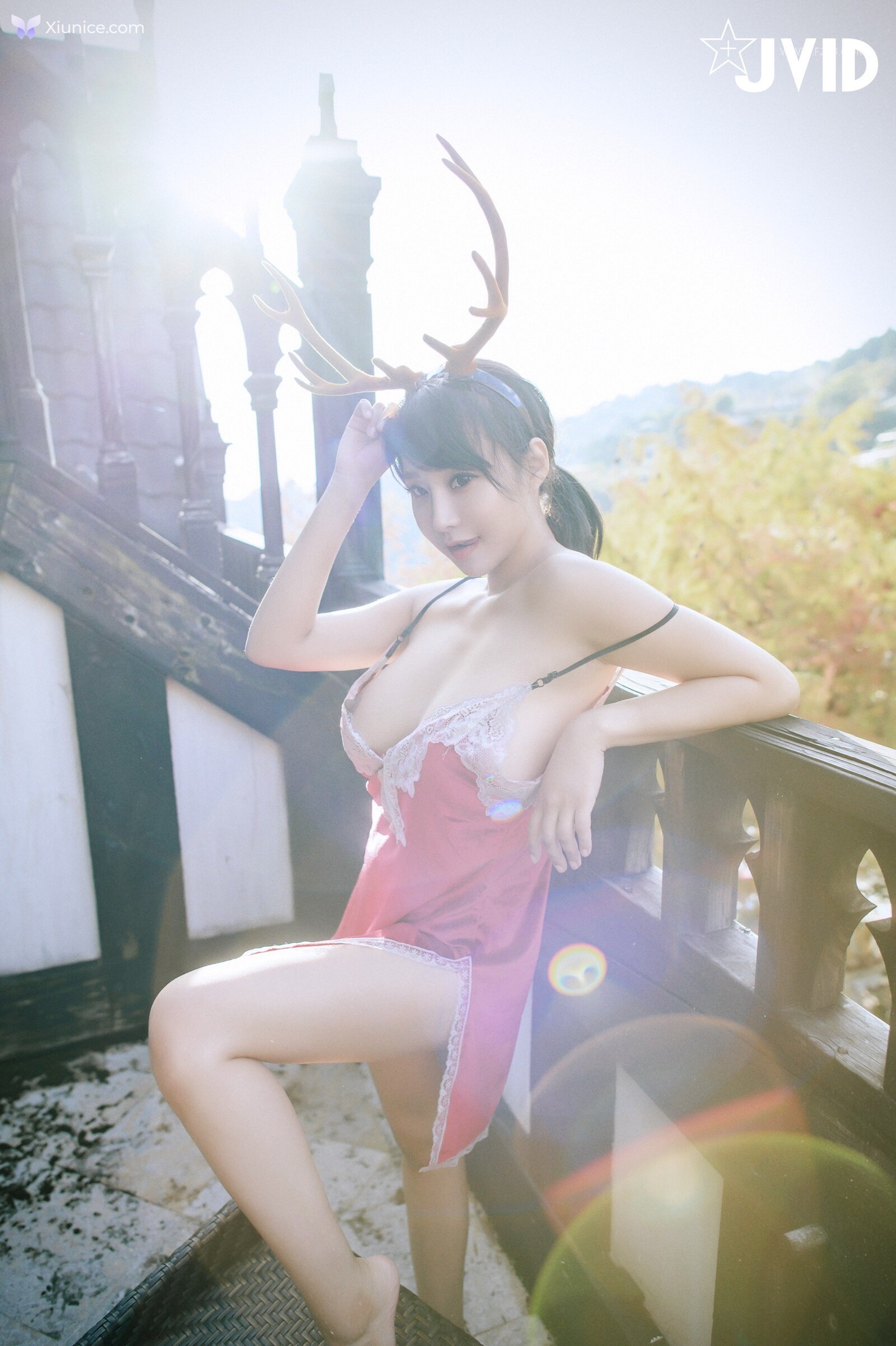 JVID Lele 樂樂 – 全輯上空無碼巨乳女神 樂樂鹿角女孩的報恩 第38张