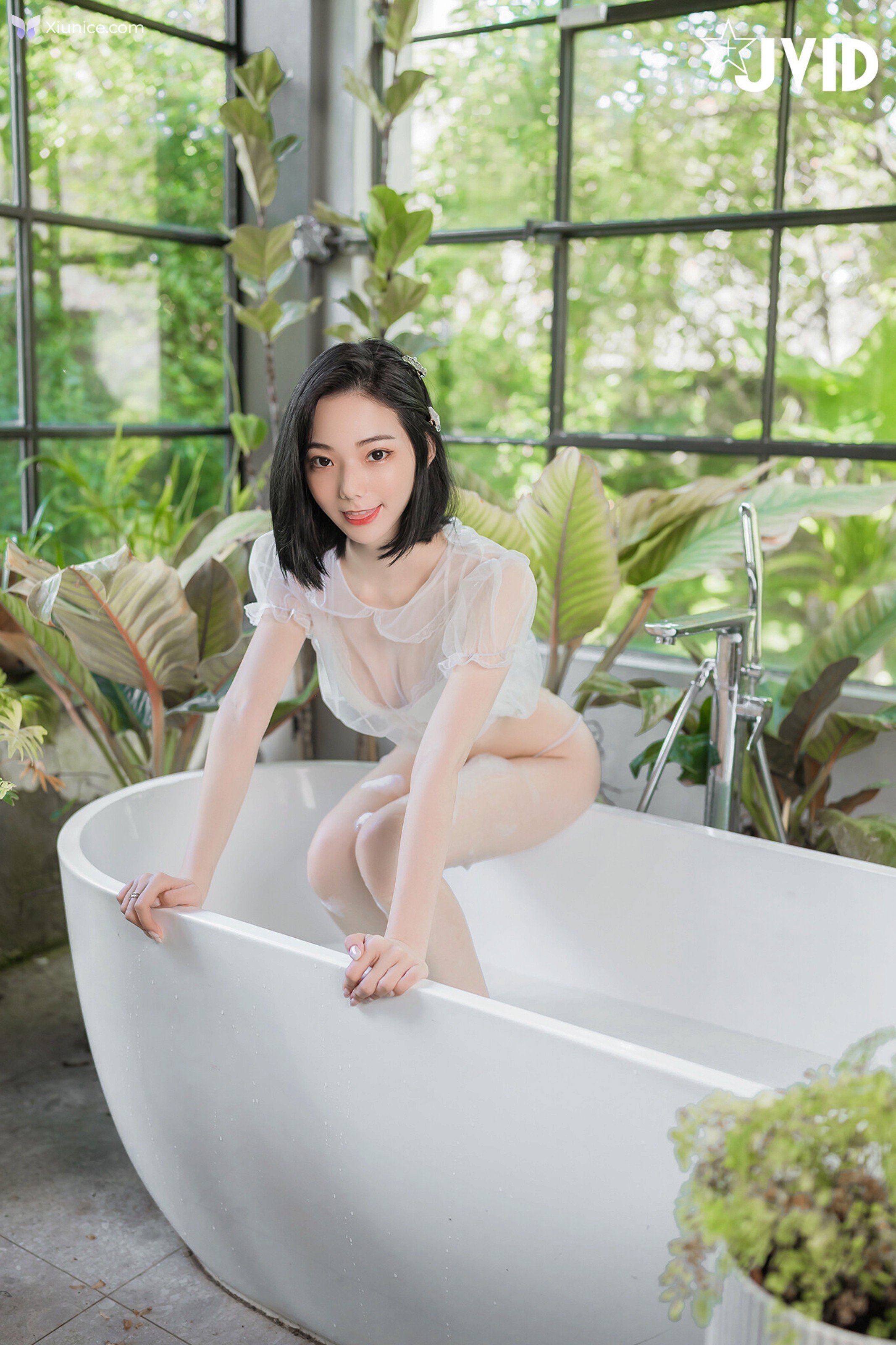JVID 啾啾 – 誤闖莊園窺探心儀女神啾啾 入浴反被誘惑勾引 第112张