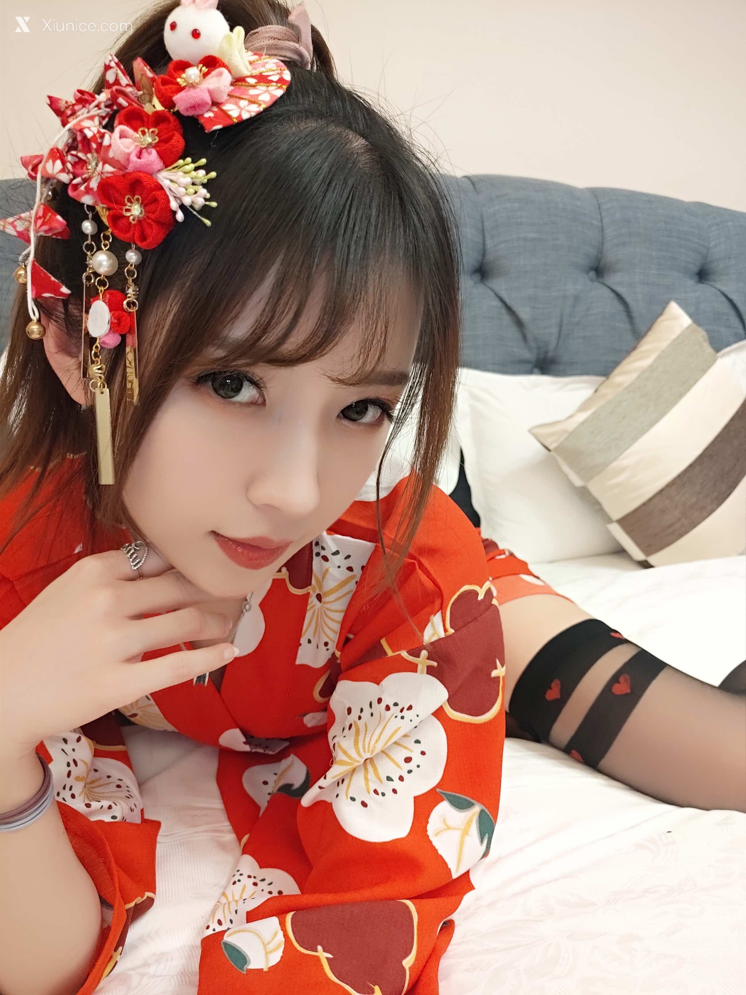 Coser@小女巫露娜 Vol.002 和服桃心黑色长筒袜 第11张