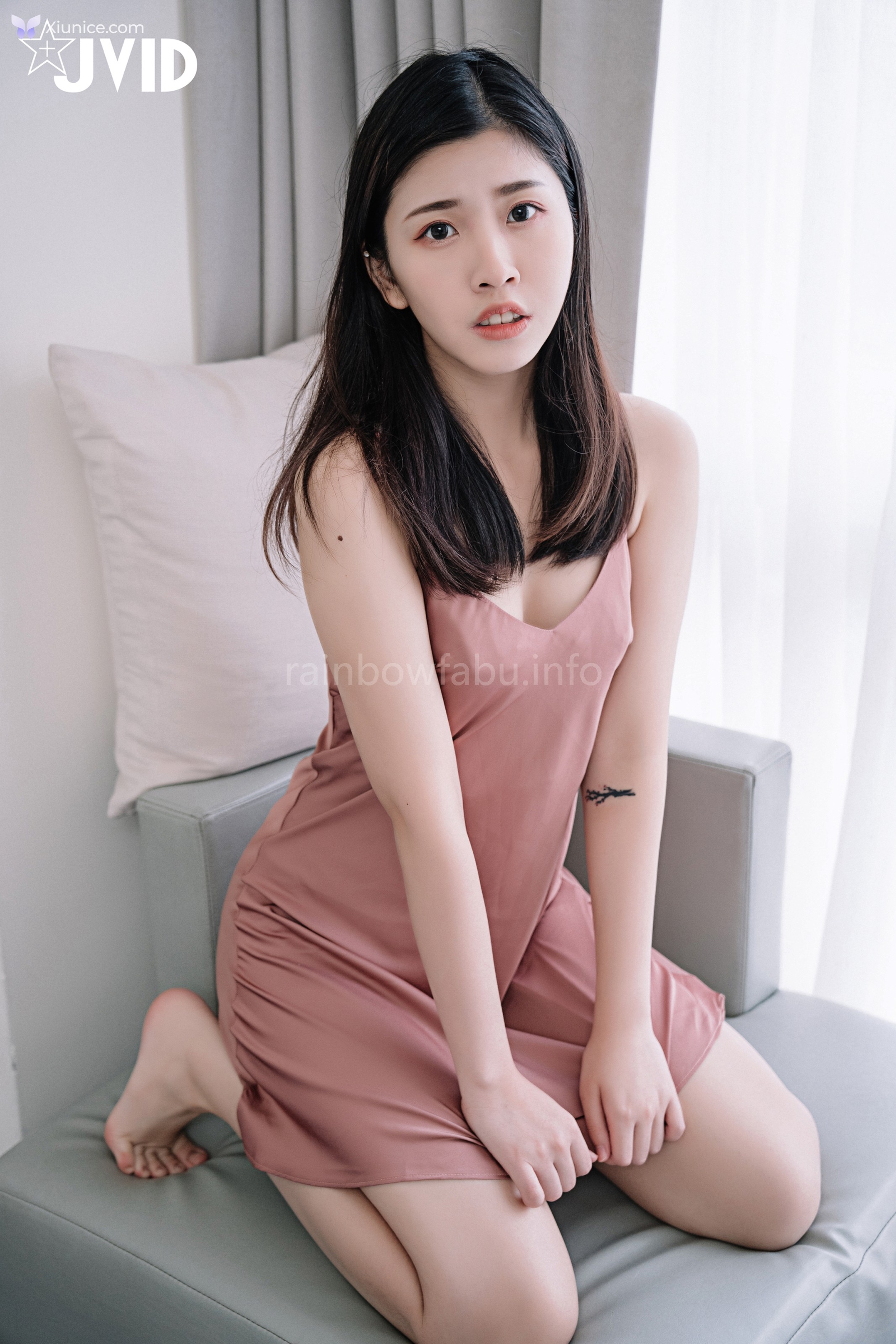 JVID 茶理 妙妙 – 美乳姐妹之因為太缺錢親姐誘逼女大生妹妹開啟18禁直播 第126张