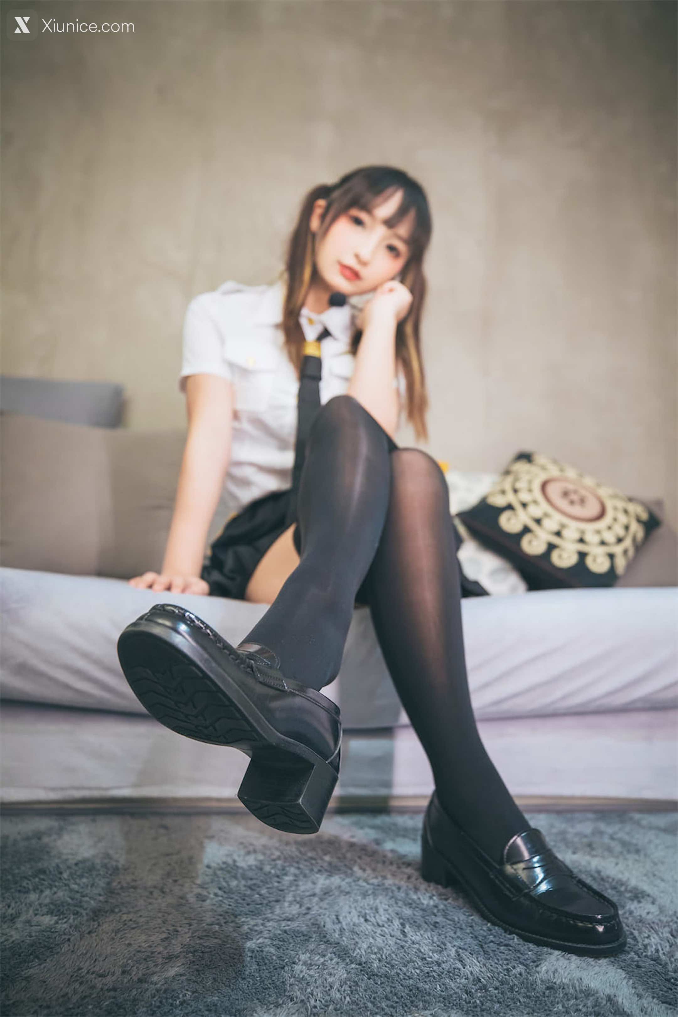 Coser@神楽坂真冬 Vol.081 绝对企画-黑丝皮衣《お帰りなさい、指揮官》 第111张