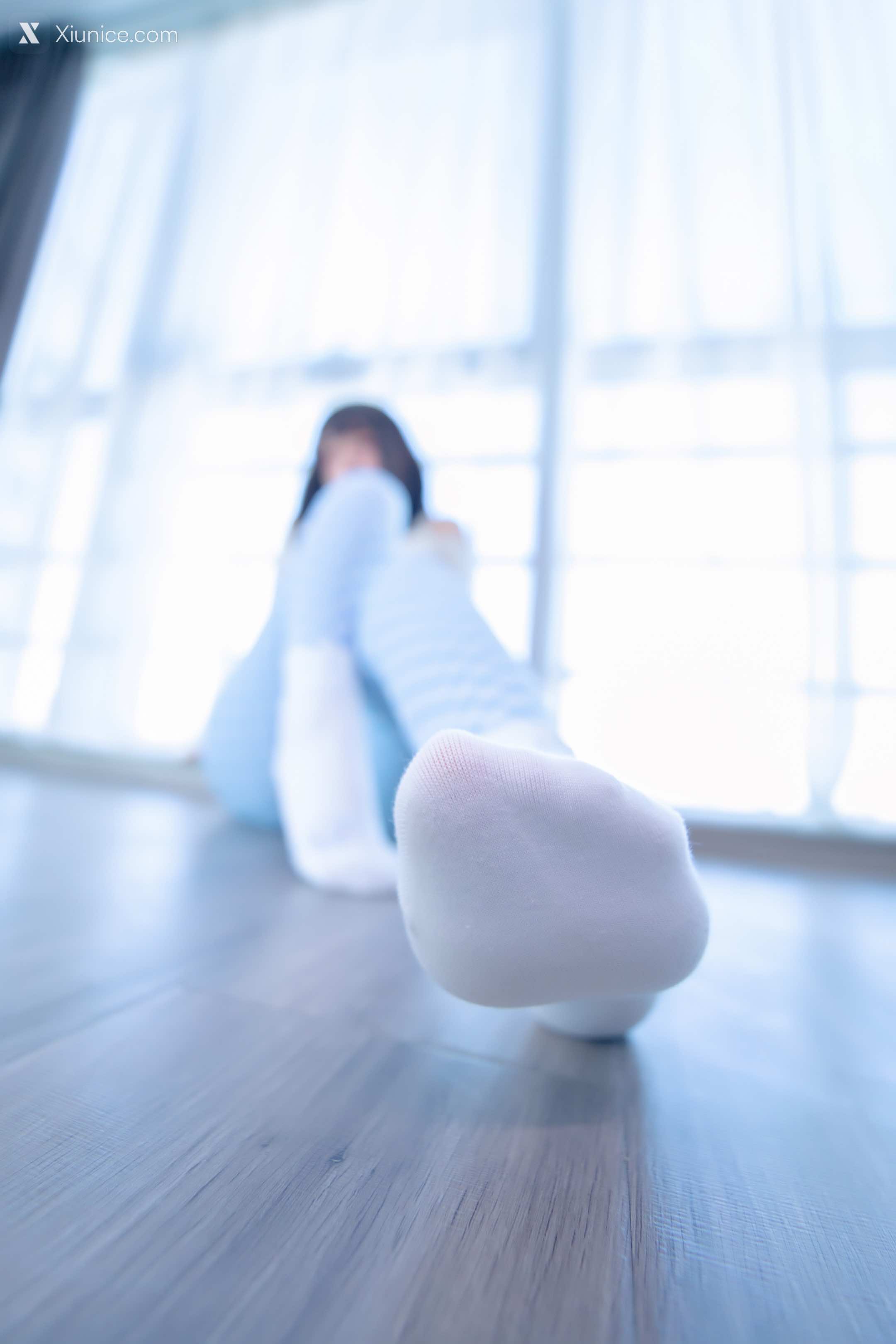 Coser@神楽坂真冬 Vol.103 蓝白格 第25张