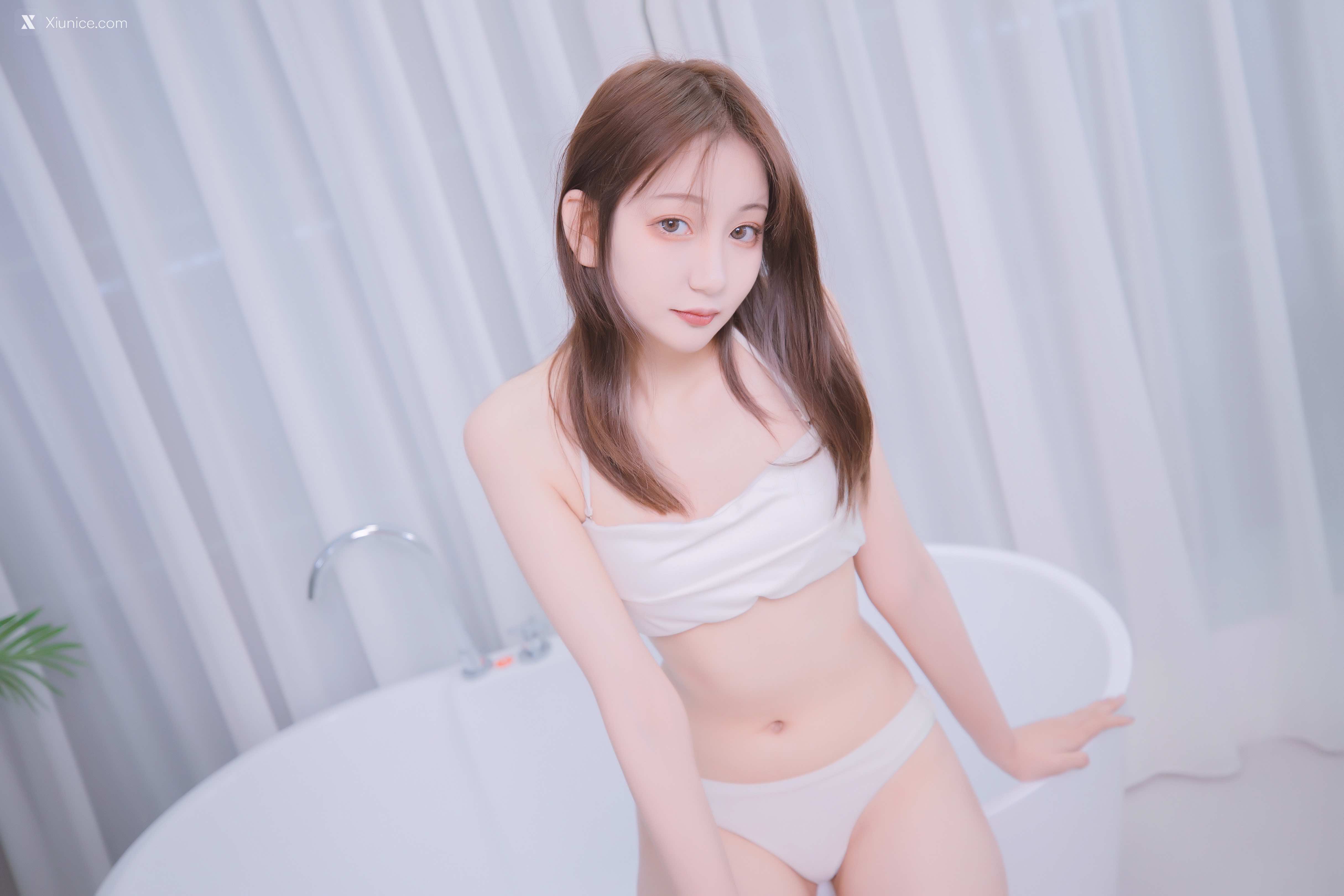 Coser@神楽坂真冬 Vol.058 绝对企画-夏日双人比基尼《笑颜水时计》 第125张