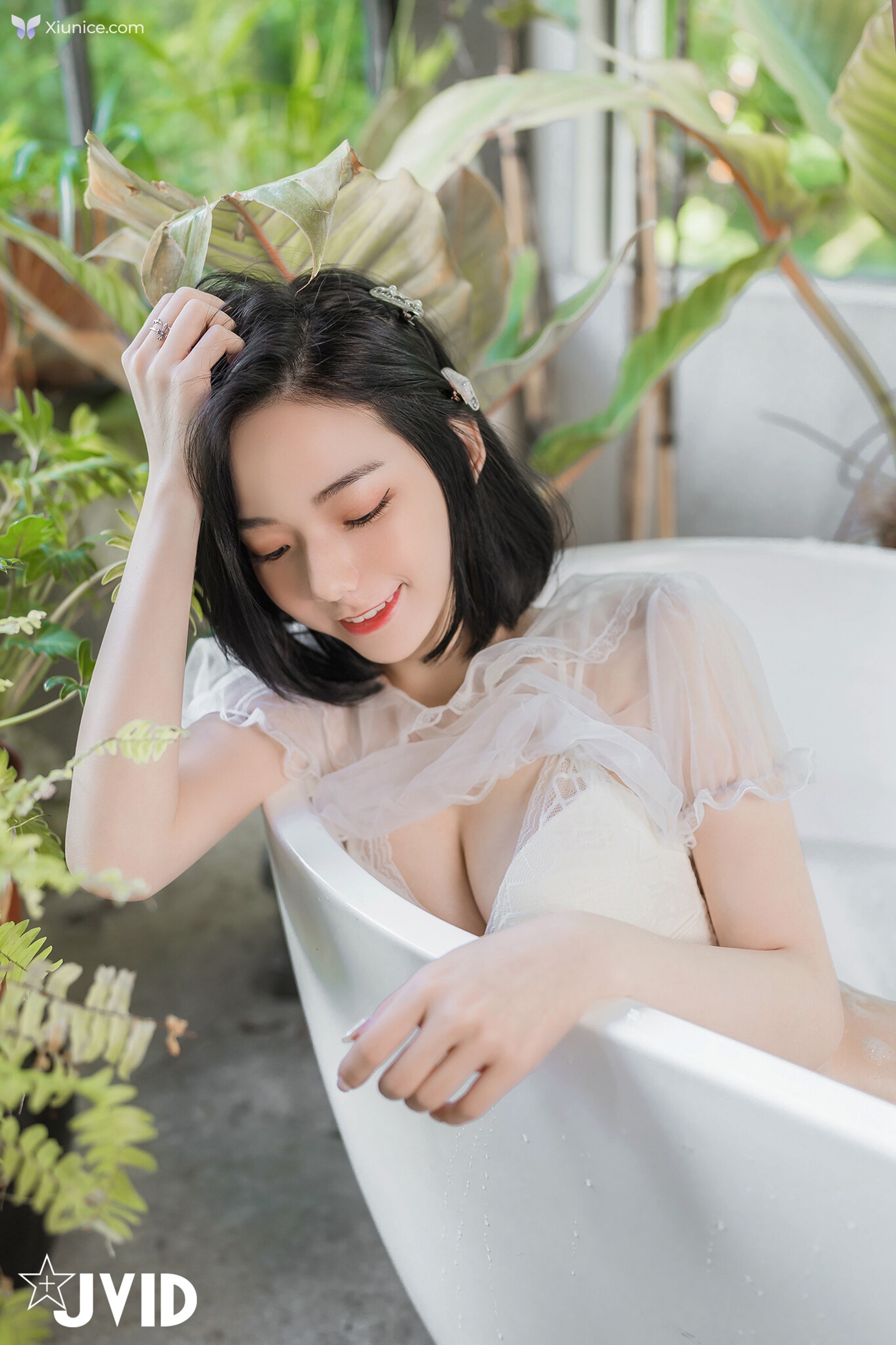 JVID 啾啾 – 誤闖莊園窺探心儀女神啾啾 入浴反被誘惑勾引 第70张