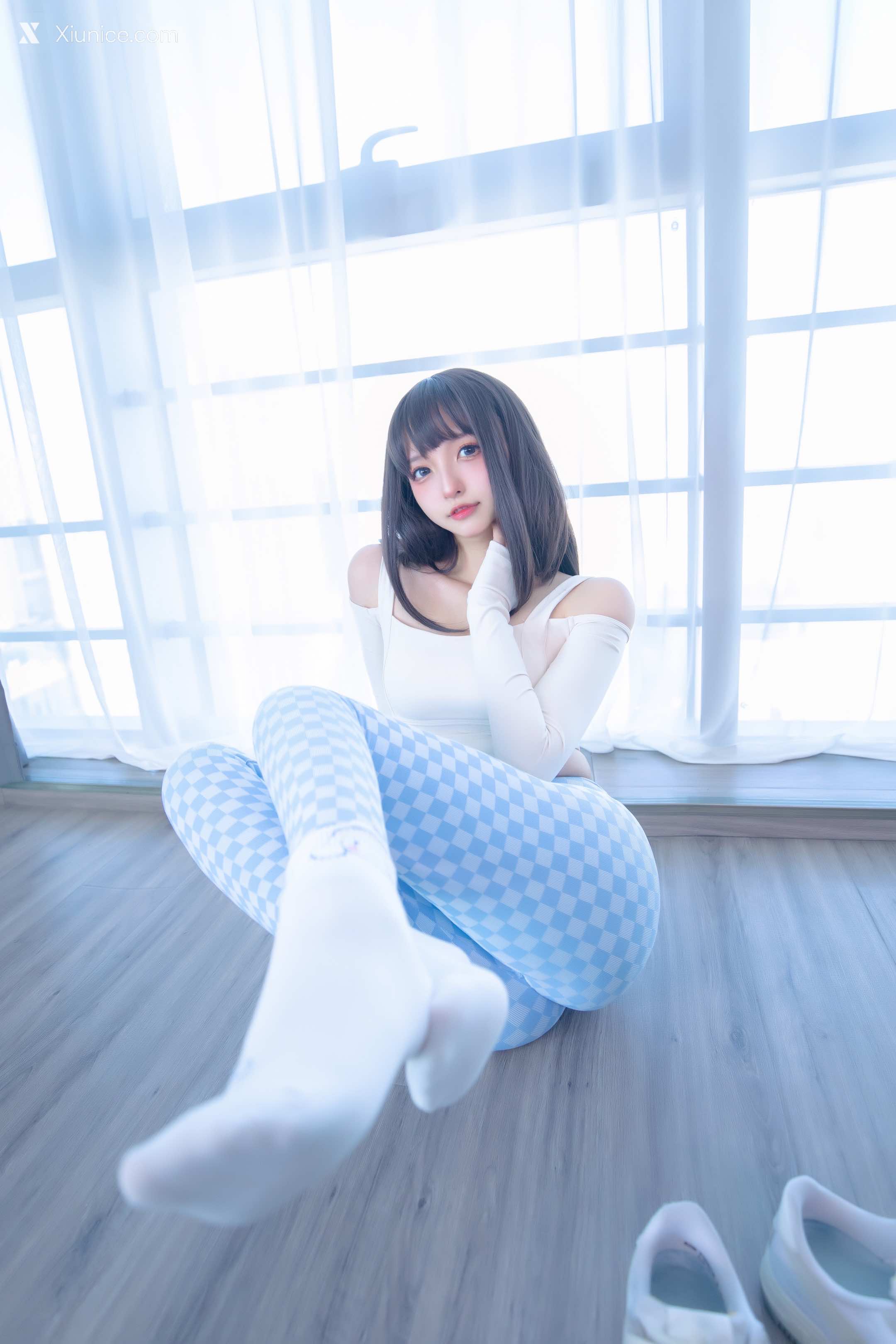 Coser@神楽坂真冬 Vol.103 蓝白格 第38张