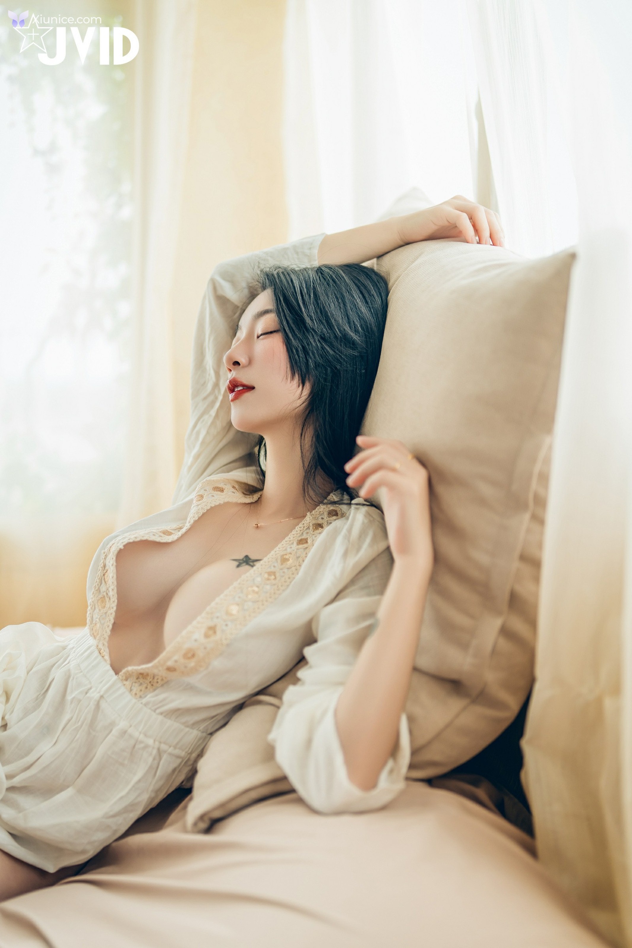 JVID 飄飄哥 – 巨乳飄飄女神精心打造的誠意寫真動漫般的完美身材還有超可愛的神祕客串喔 第100张