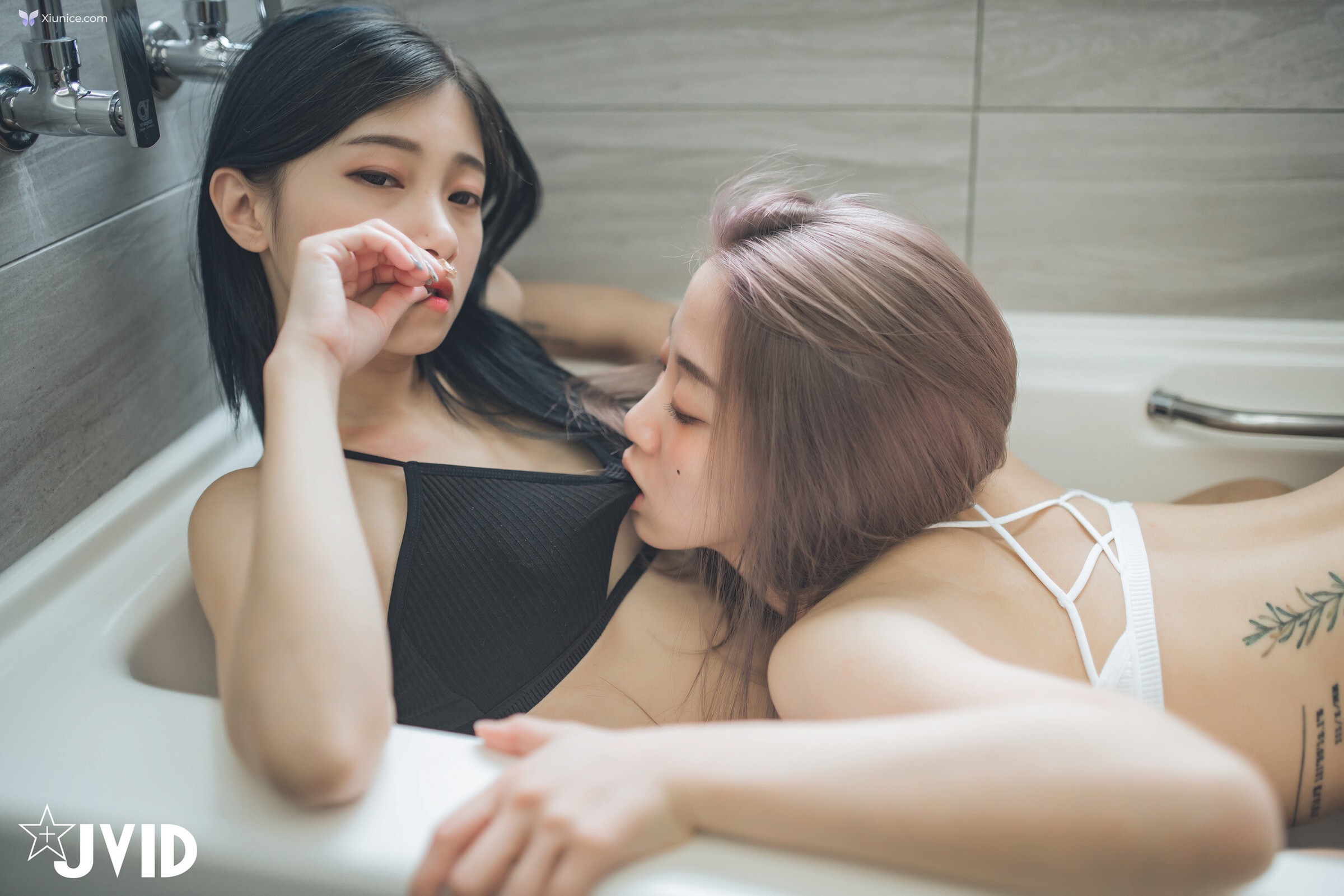 JVID 淇淇selina 小隻馬霓霓 – 雙模特輯淇淇霓霓寵物閨蜜裸體挑逗霓霓上空無碼年度限定隱藏版 第94张