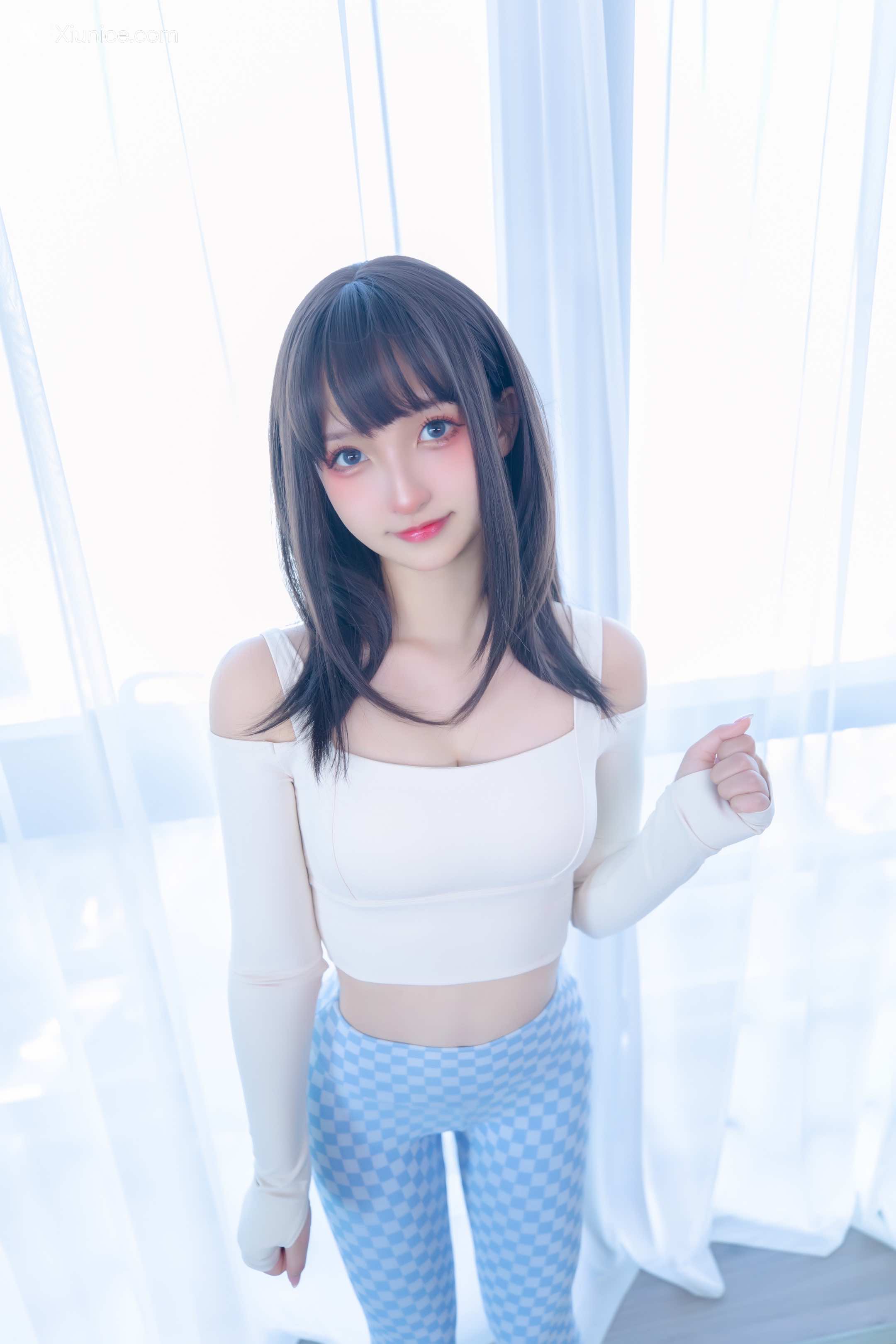 Coser@神楽坂真冬 Vol.103 蓝白格 第1张