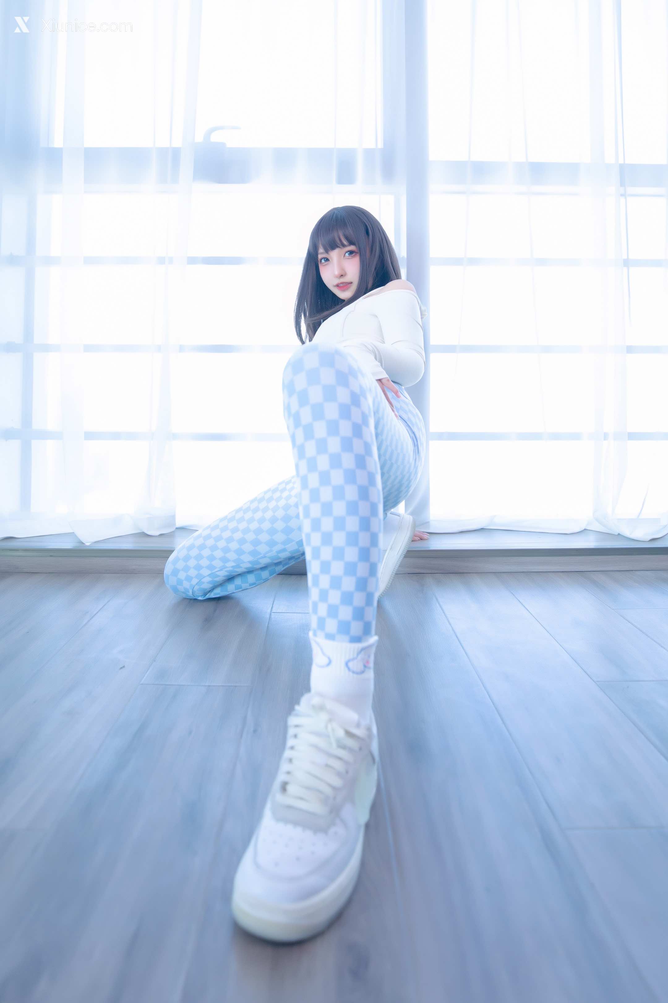 Coser@神楽坂真冬 Vol.103 蓝白格 第50张