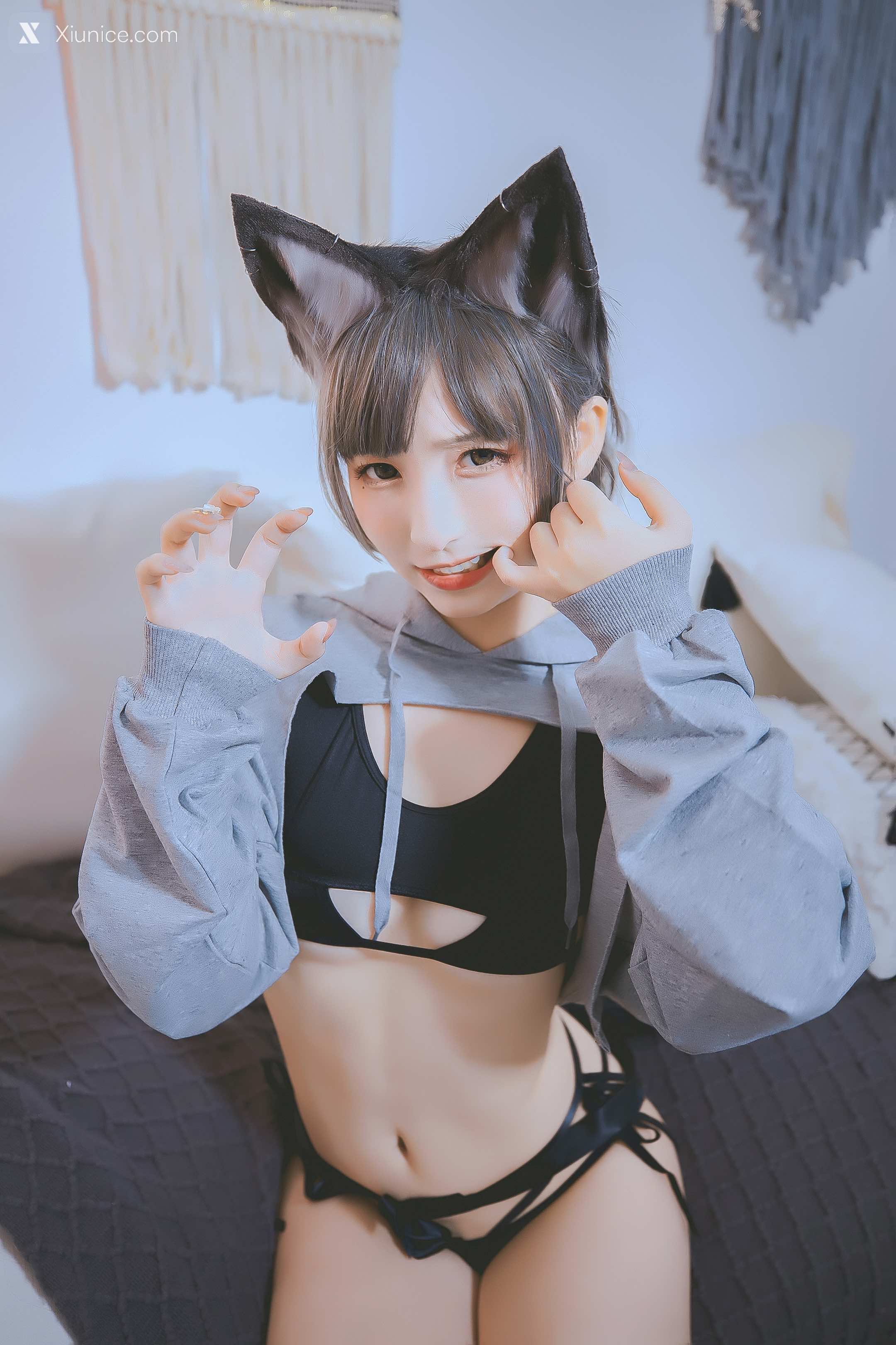 Coser@神楽坂真冬 Vol.060 绝对企画-狼妹&兔娘《危険な耳》 第14张