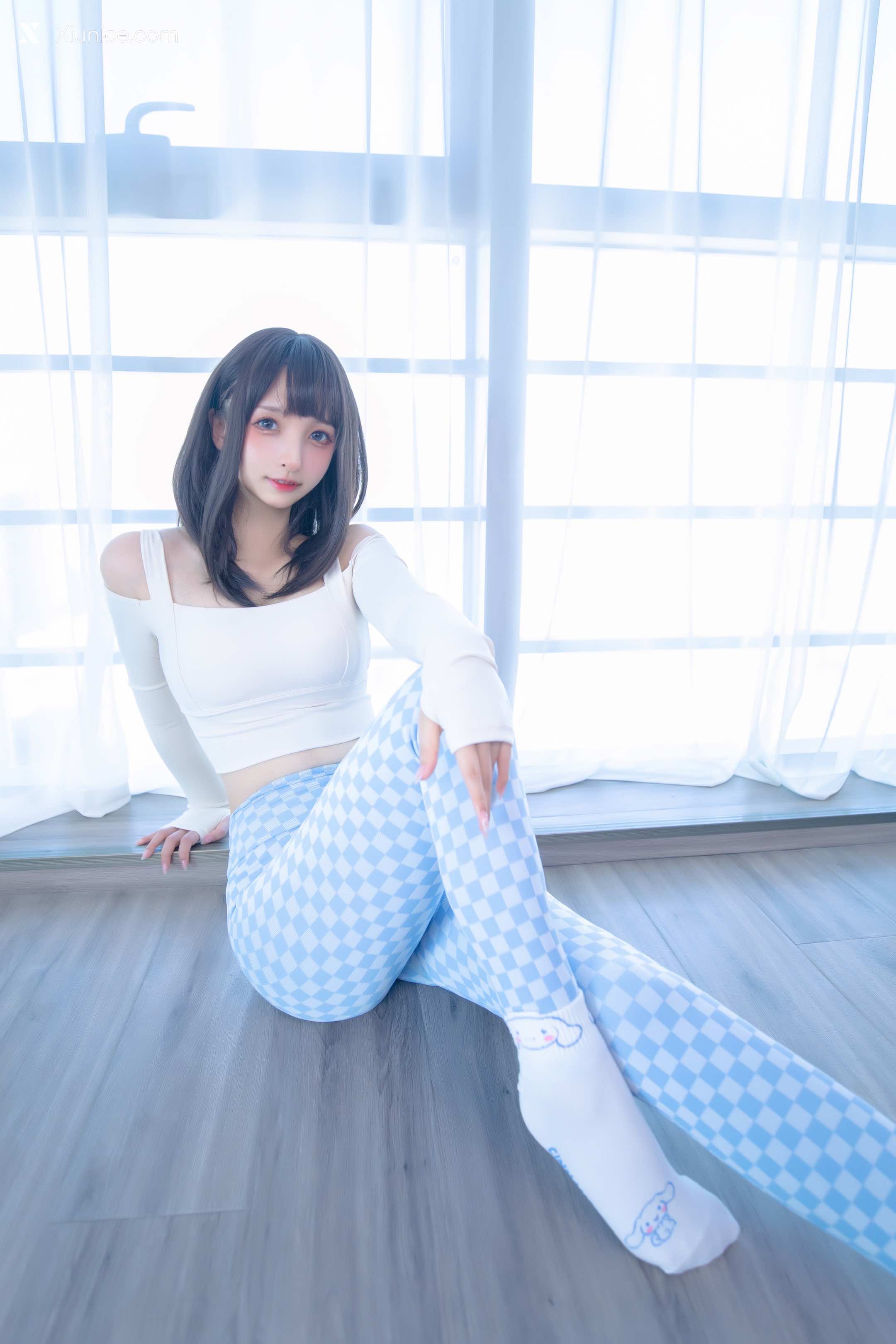 Coser@神楽坂真冬 Vol.103 蓝白格 第27张