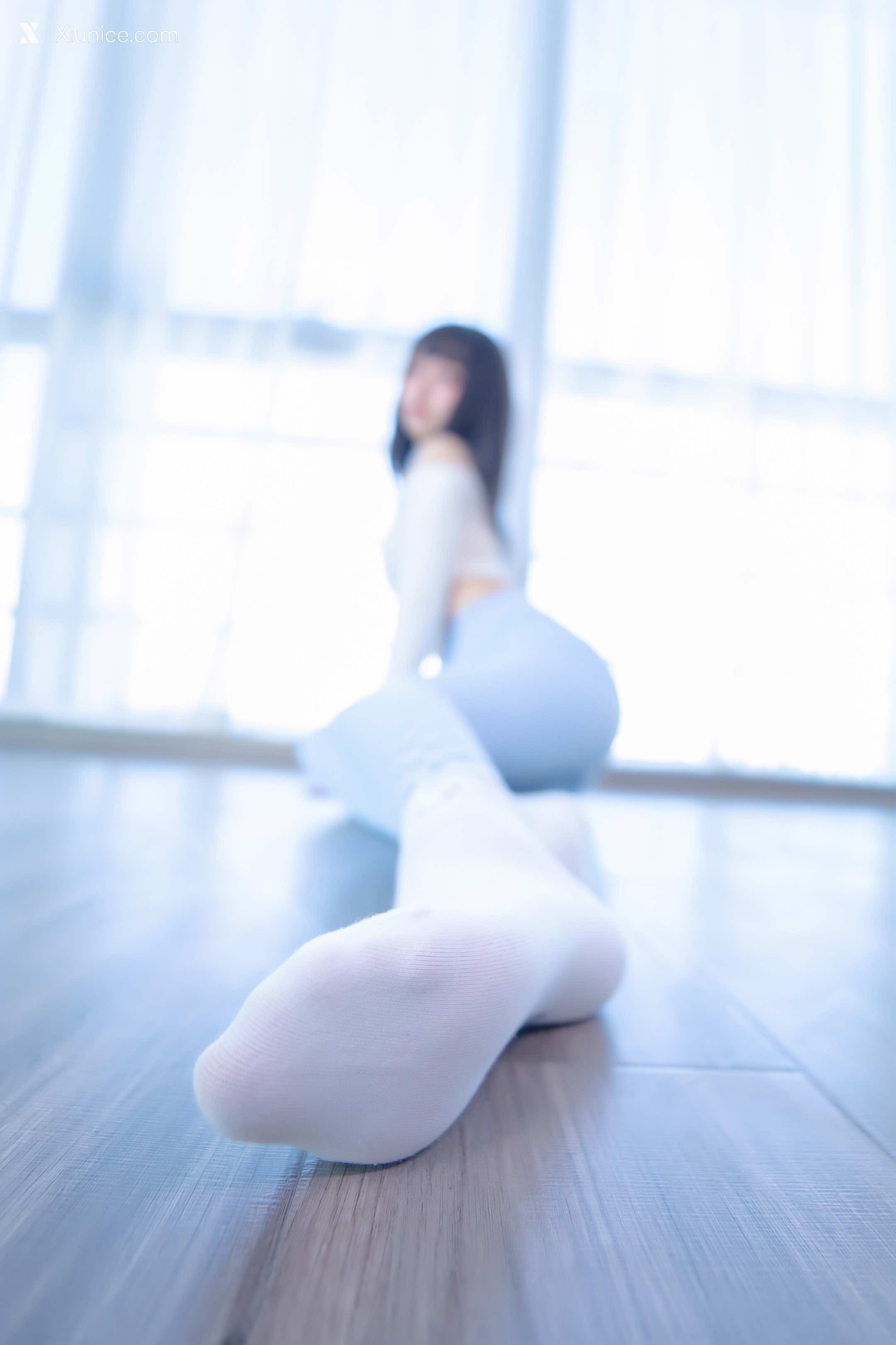 Coser@神楽坂真冬 Vol.103 蓝白格 第9张