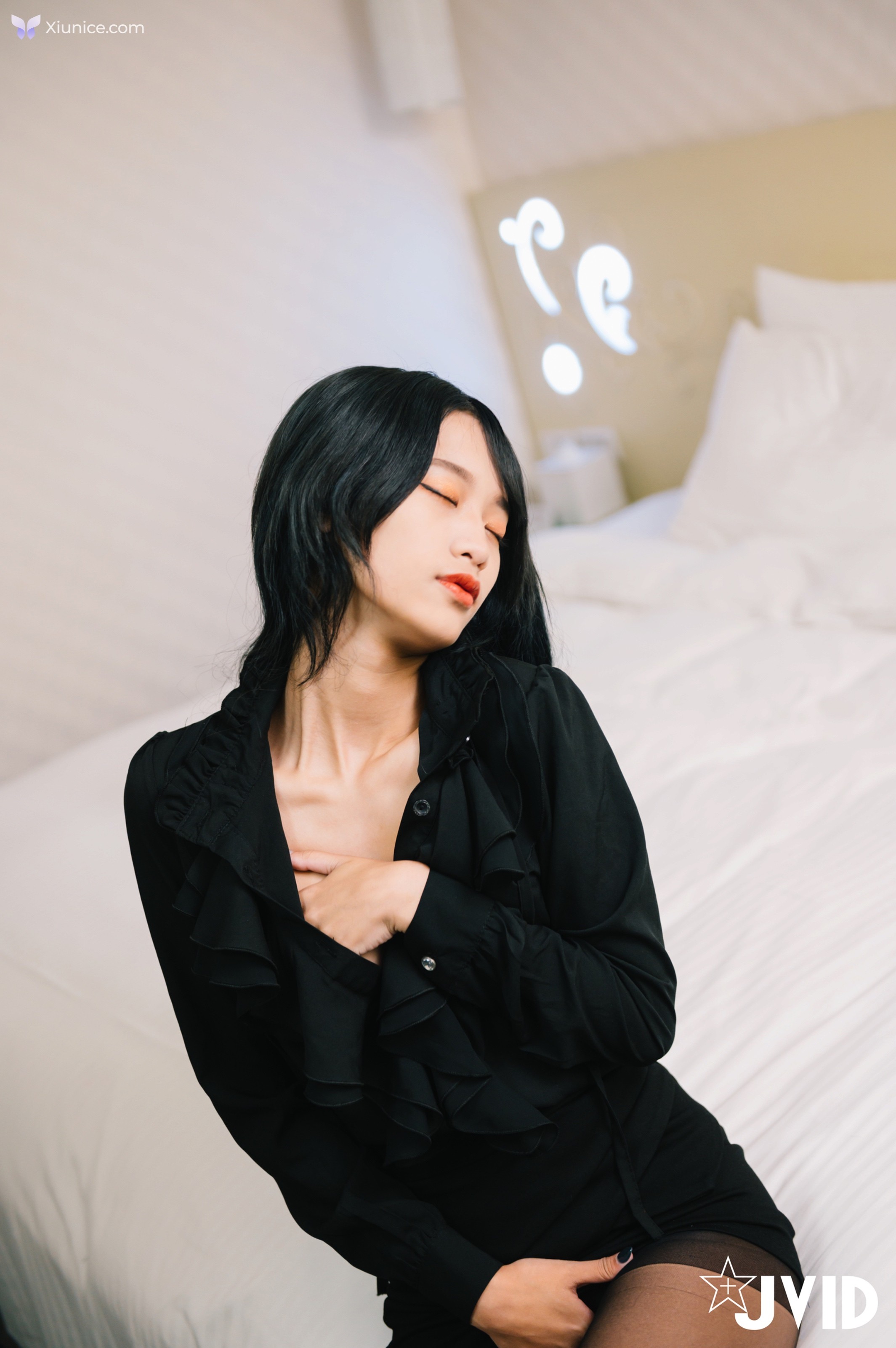 JVID 韓芳語 – DesireVol.極正大奶大學新鮮人芳語.下班後的情色指導 第15张