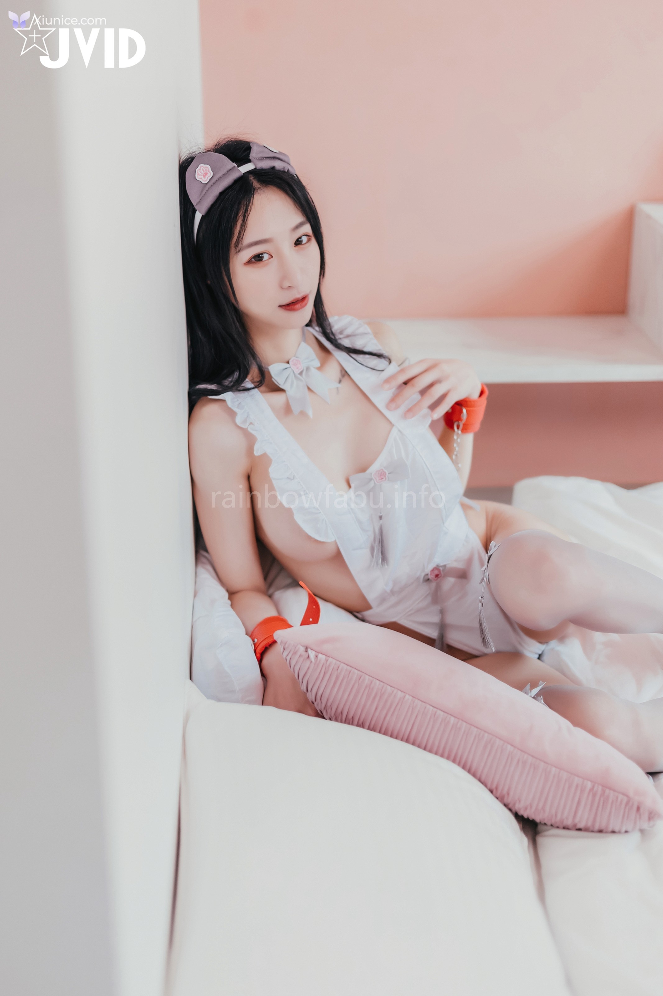 JVID Sunny小采緹 – 開腿綑綁過節寂寞難耐自己玩起來的Sunny小僕娘 第2张