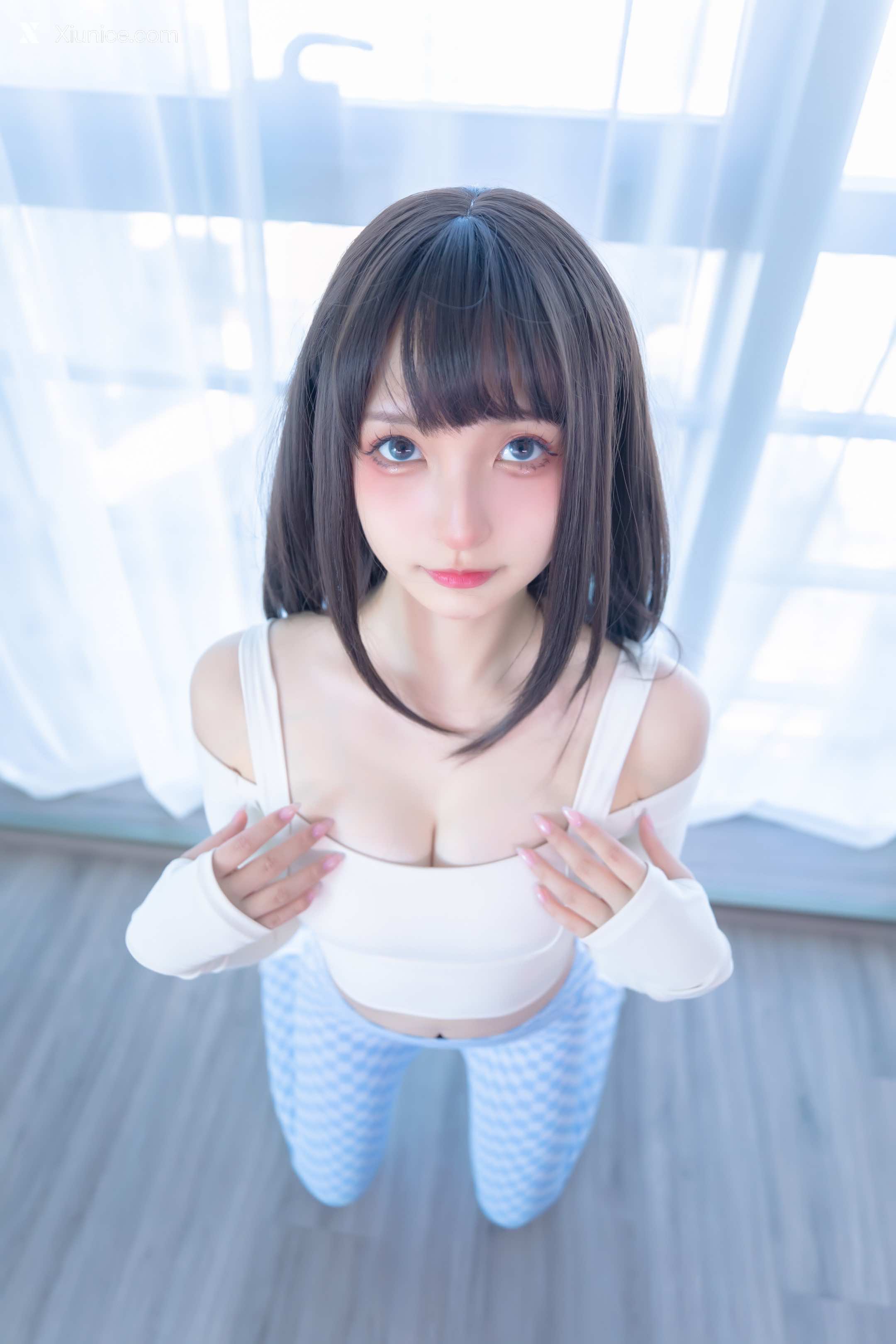 Coser@神楽坂真冬 Vol.103 蓝白格 第17张
