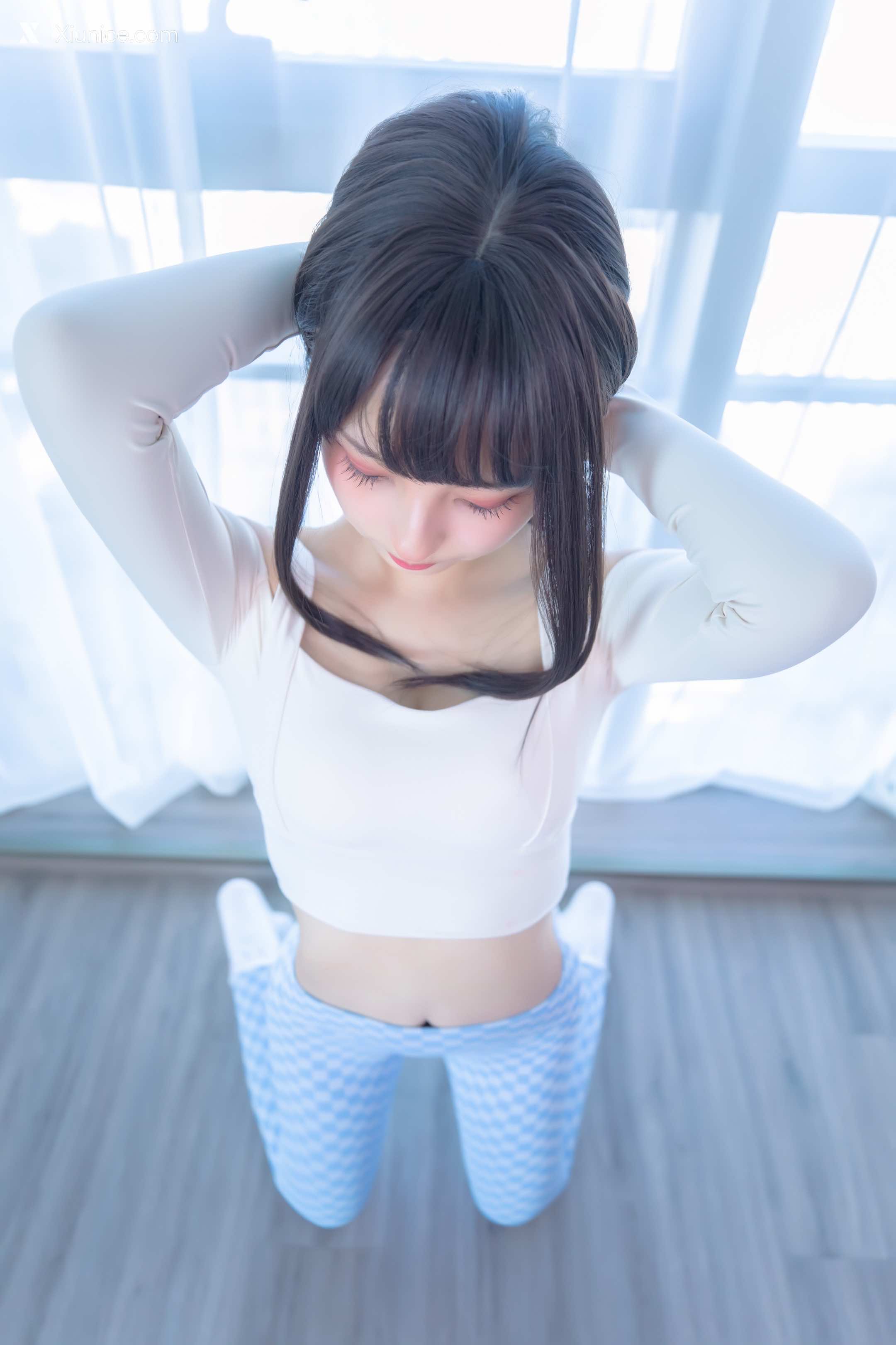 Coser@神楽坂真冬 Vol.103 蓝白格 第18张