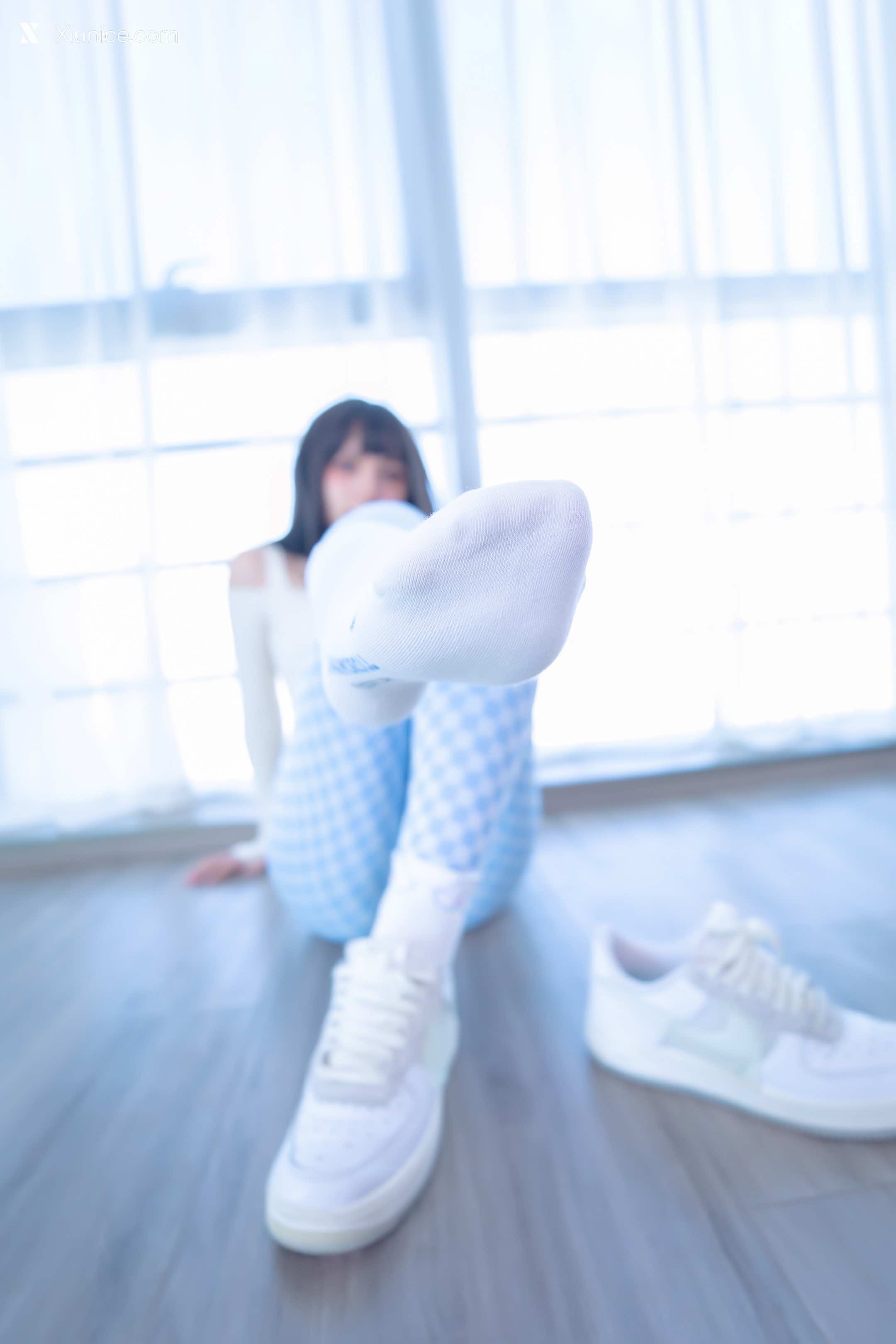 Coser@神楽坂真冬 Vol.103 蓝白格 第42张