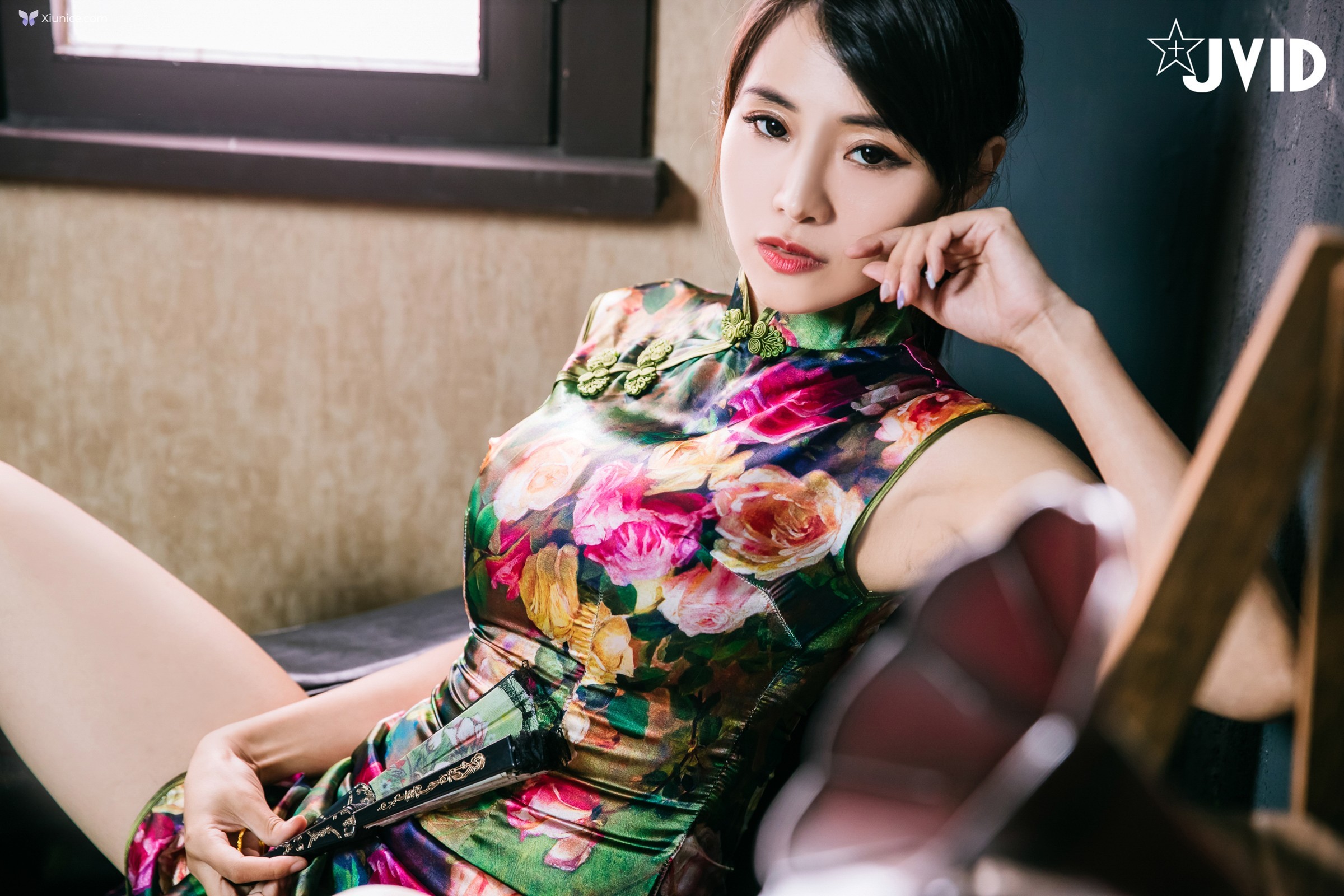 JVID Lele 樂樂 – 性感女神樂樂旗袍裝 第3张