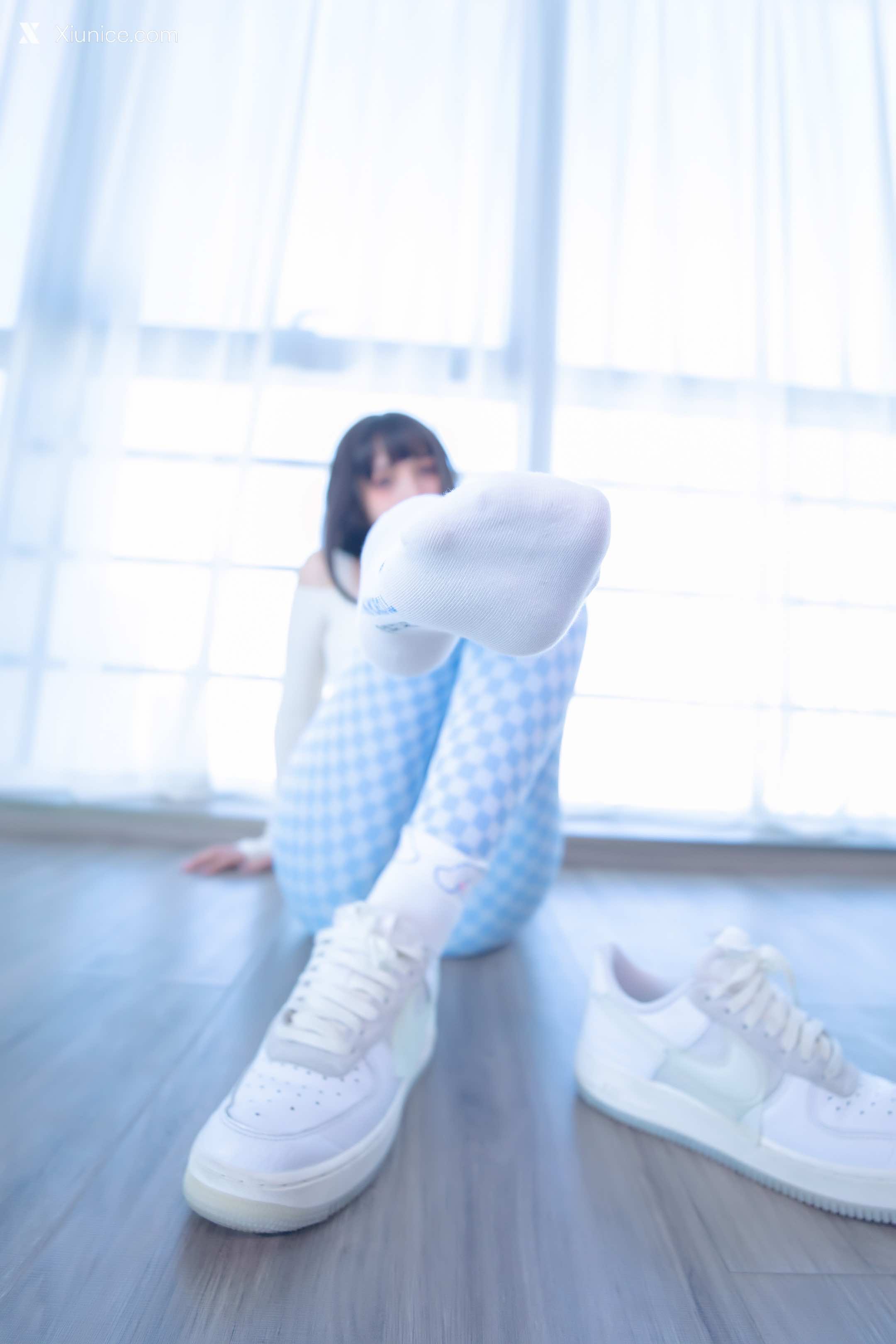 Coser@神楽坂真冬 Vol.103 蓝白格 第43张