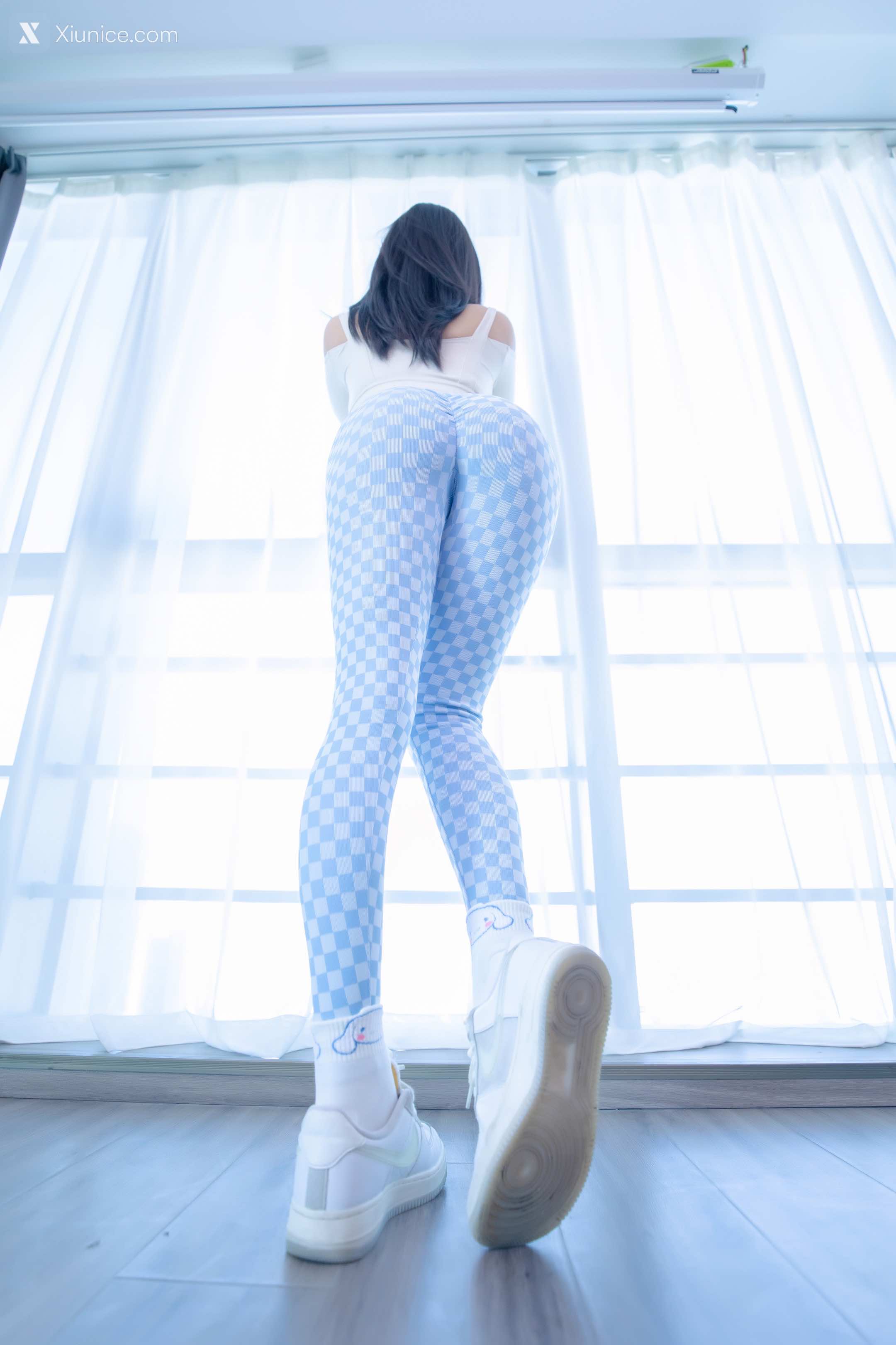 Coser@神楽坂真冬 Vol.103 蓝白格 第66张