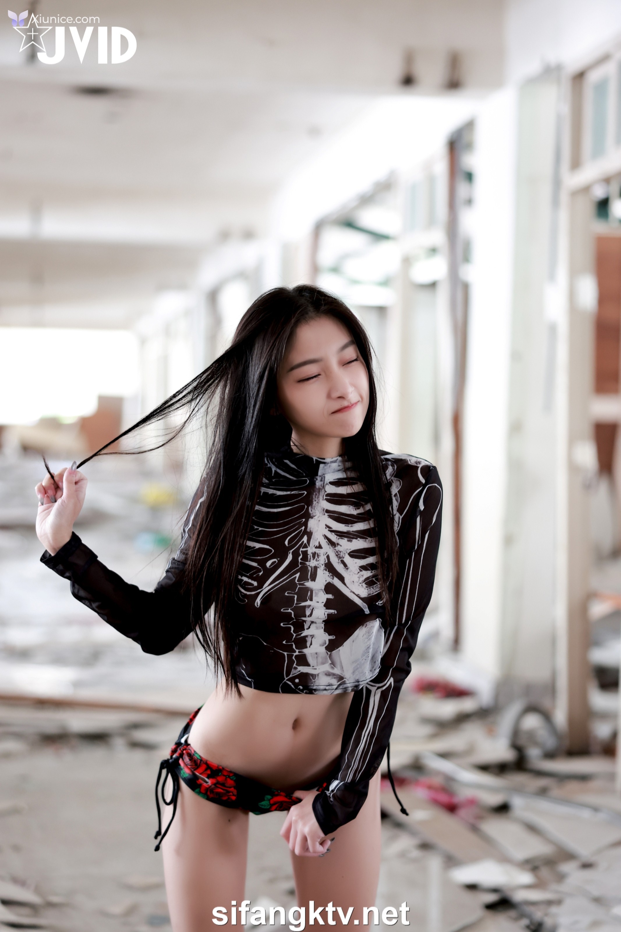 JVID 小隻馬霓霓 – 廢墟開趴一絲不掛性感調皮誘惑全裸無碼尺度毫無保留全解放 第68张