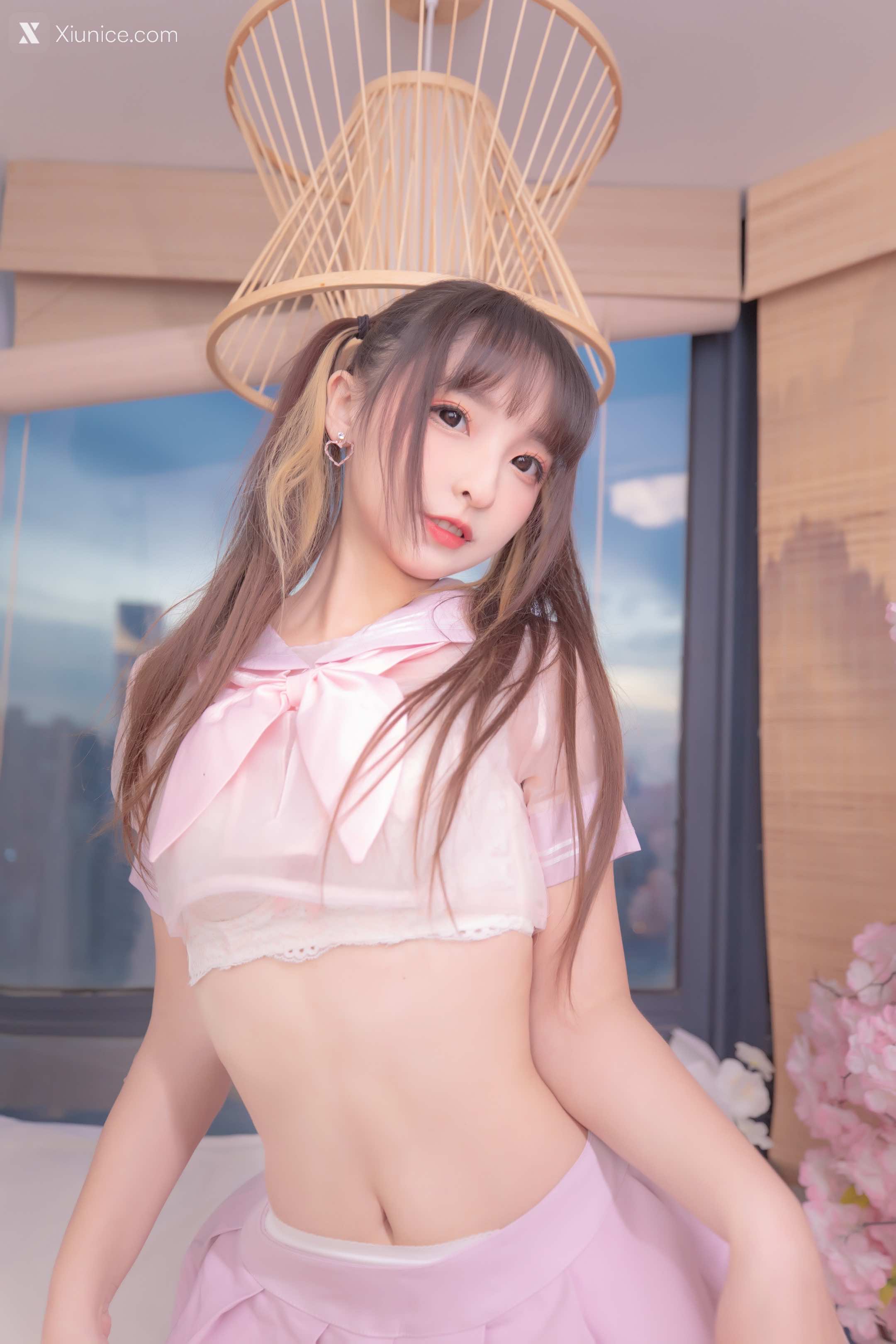 Coser@神楽坂真冬 Vol.079 绝对企画-透明黑白水手服《特別なことに》 第37张
