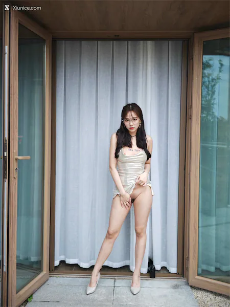 Coser@Ceason Photography – 白色漆皮连衣裙