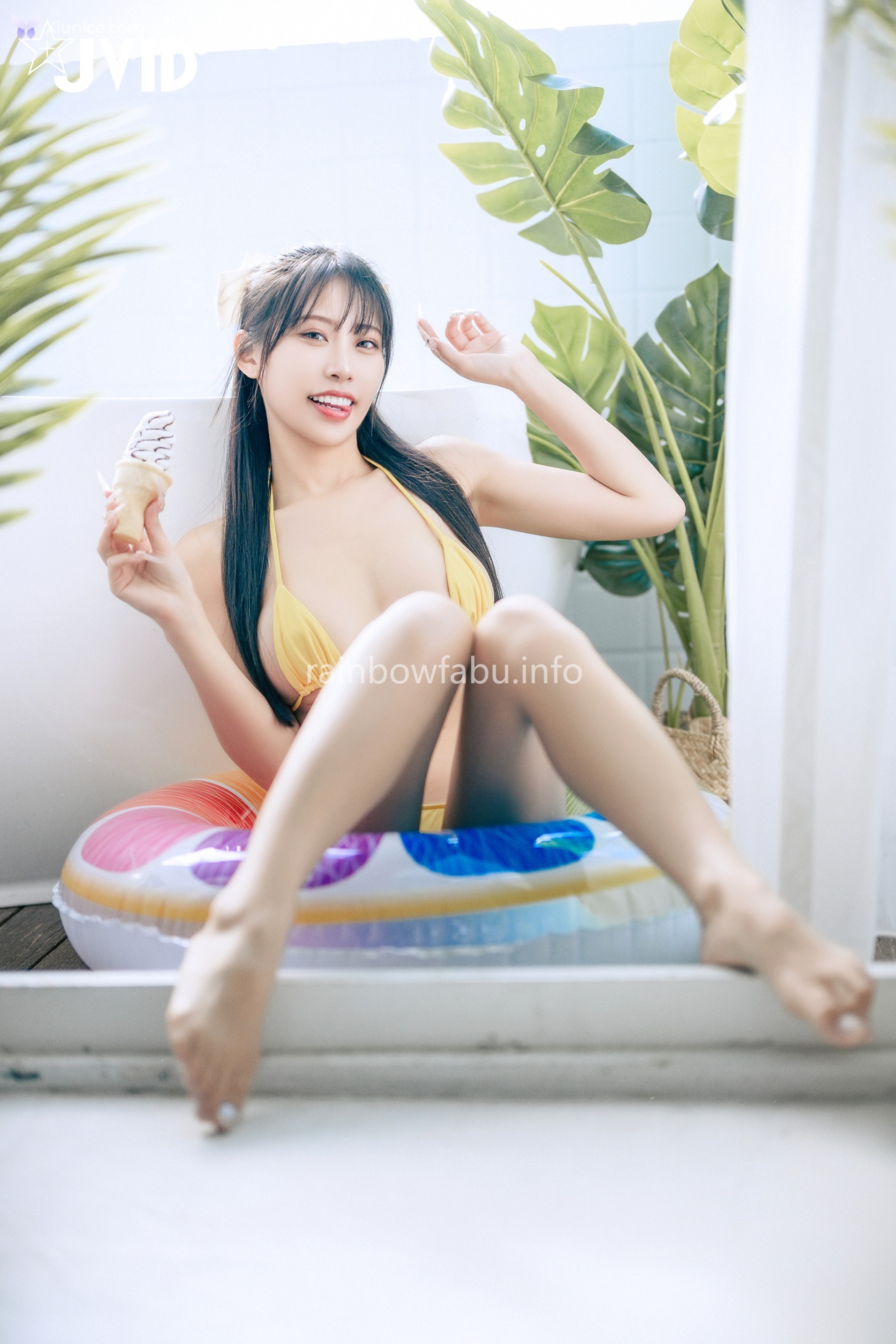 JVID WenHsin 玟妡 – 濕身陽台戲水夏日多巴胺超小片比基尼羊入虎口不吃對不起自己 第116张