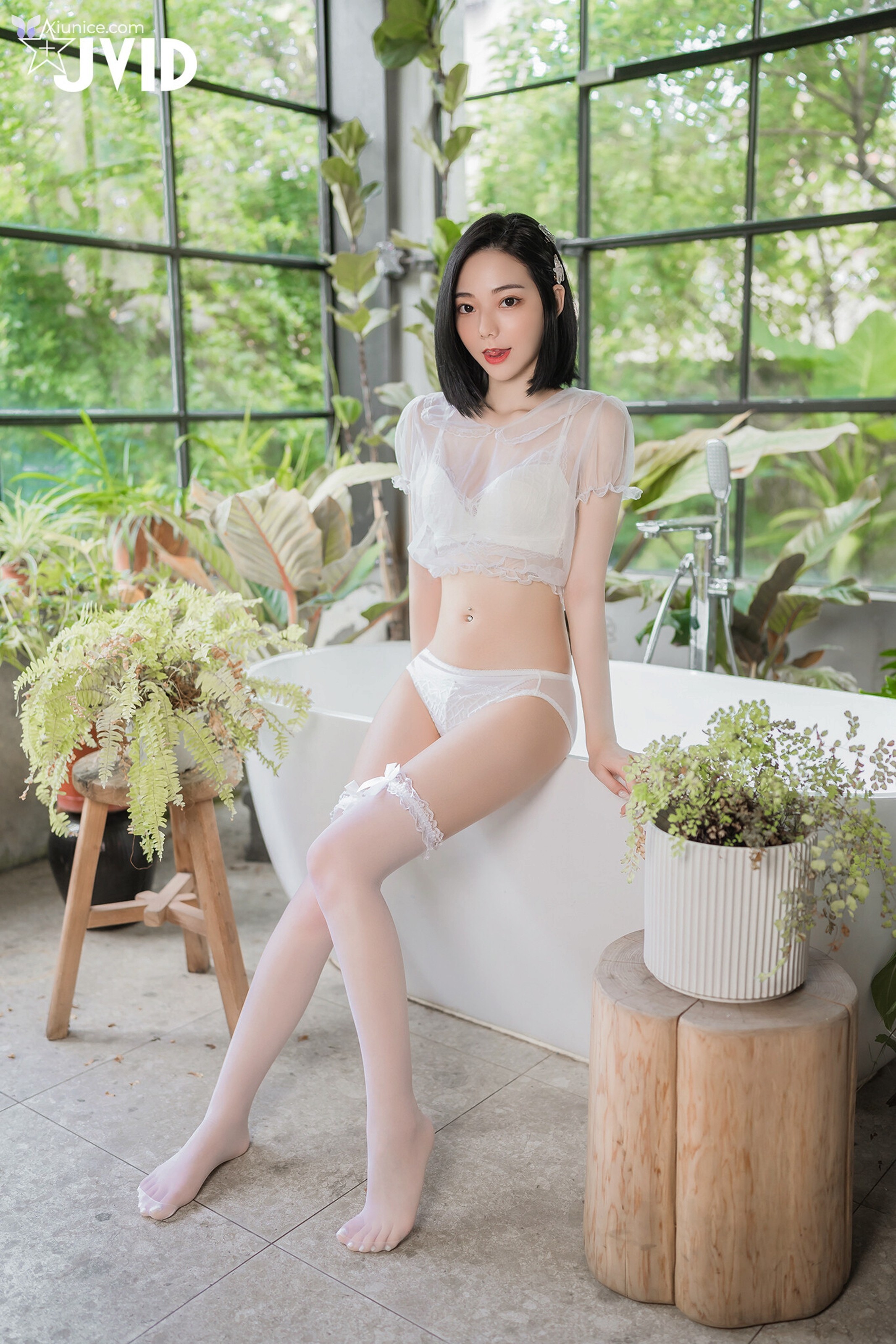JVID 啾啾 – 誤闖莊園窺探心儀女神啾啾 入浴反被誘惑勾引 第26张
