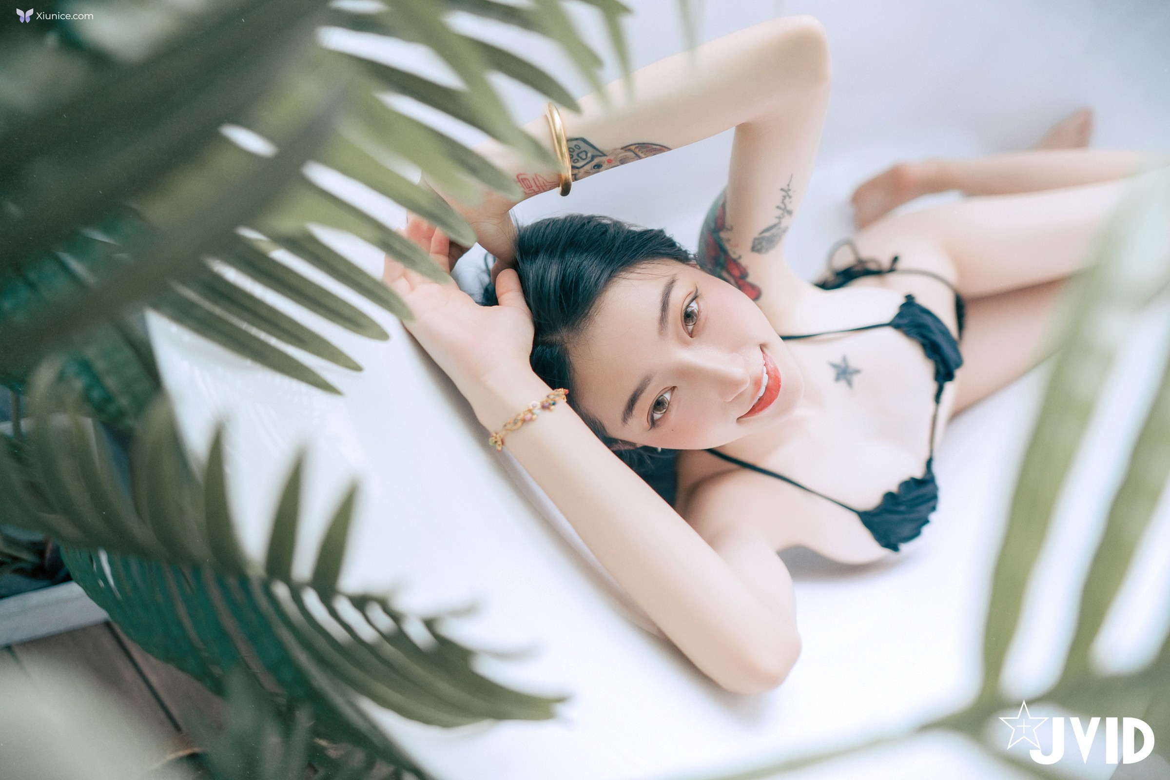 JVID 飄飄哥 – 濕身透點情慾互動超透膚の激色比基尼飄飄哥遭揉胸抓奶畫面淫慾滿點嫩鮑慘遭魔爪襲擊開擋史庫水透出白虎形狀超誘人 第16张