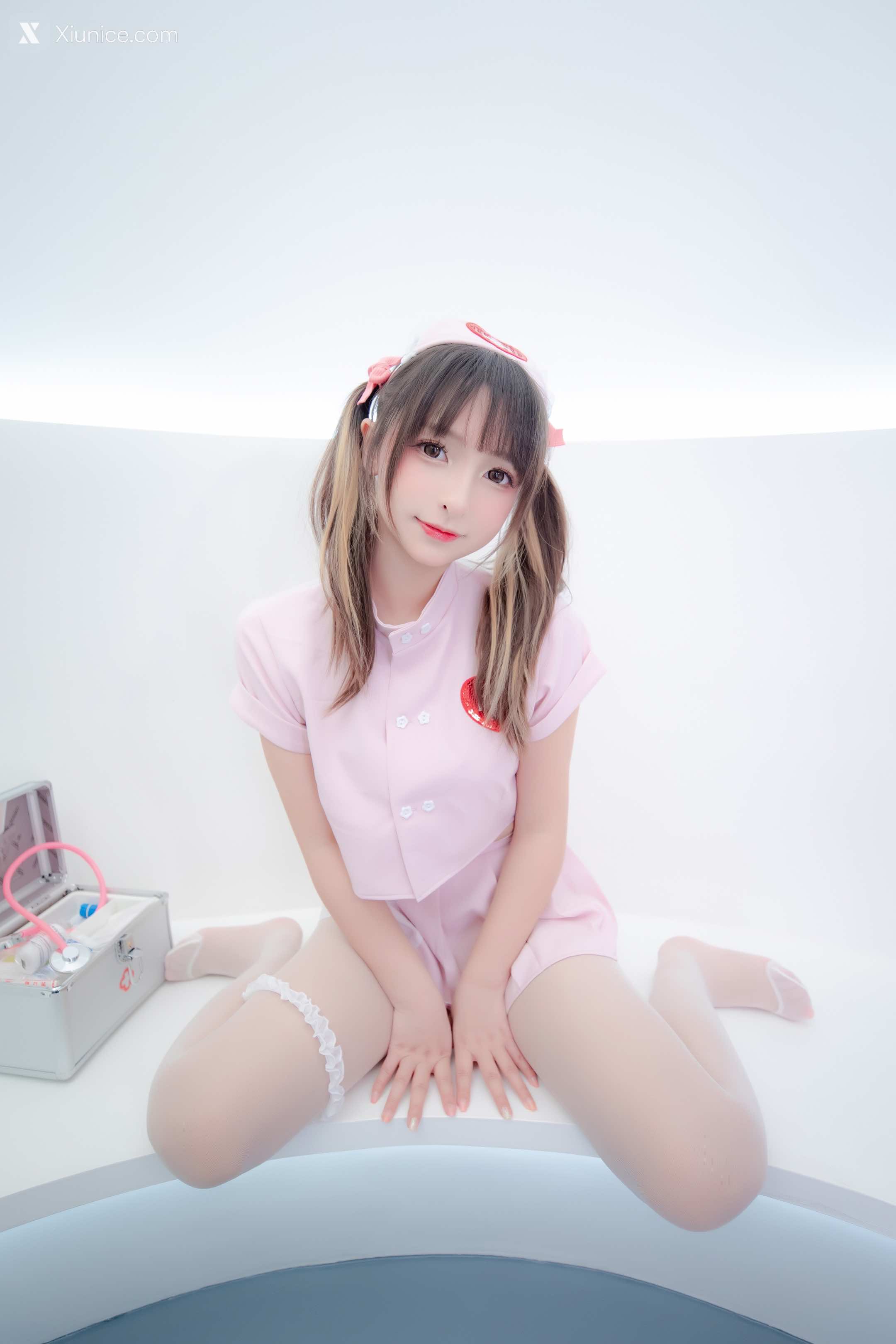 Coser@神楽坂真冬 Vol.084 绝对企画-白丝护士《心身バランス》 第34张