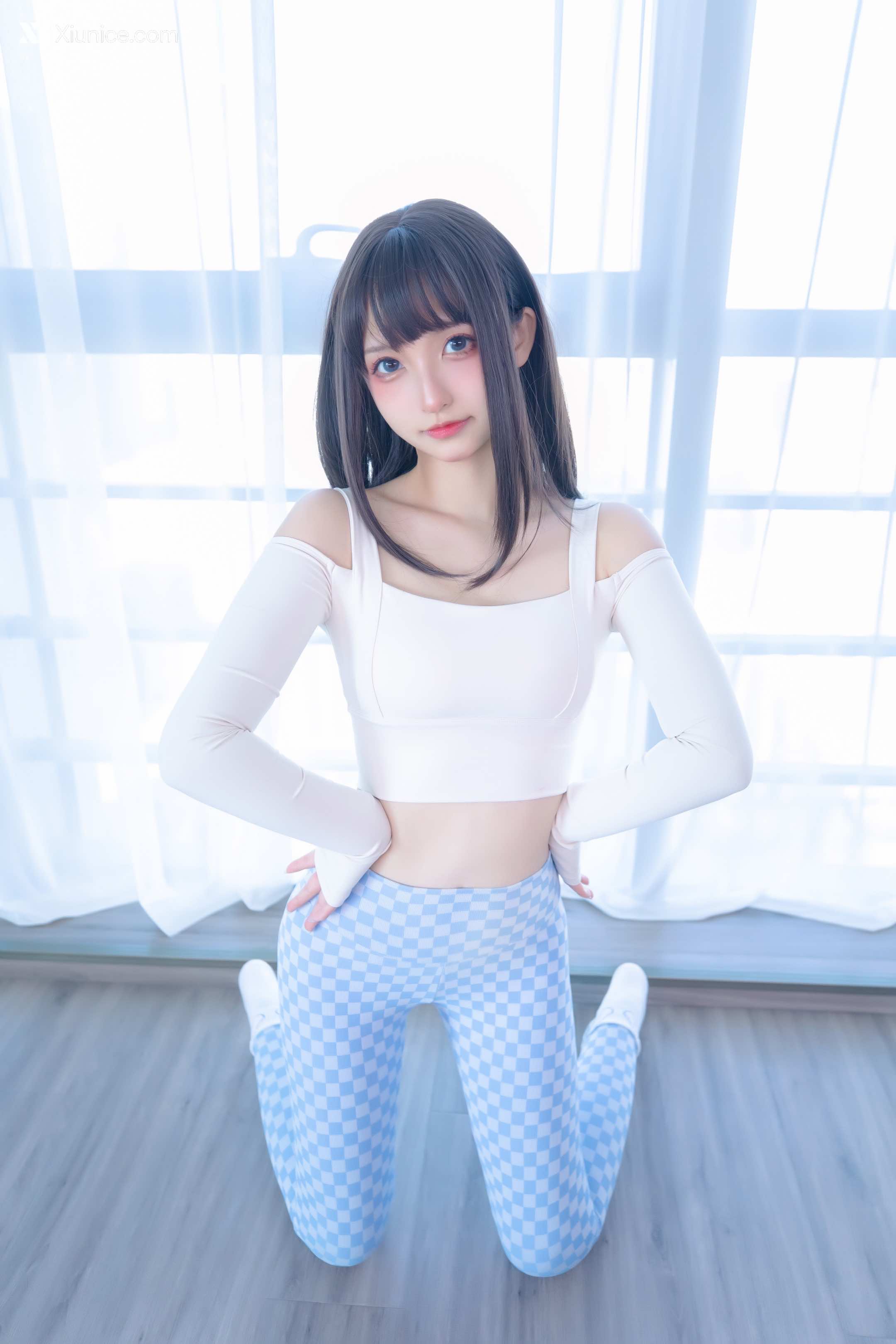 Coser@神楽坂真冬 Vol.103 蓝白格 第20张