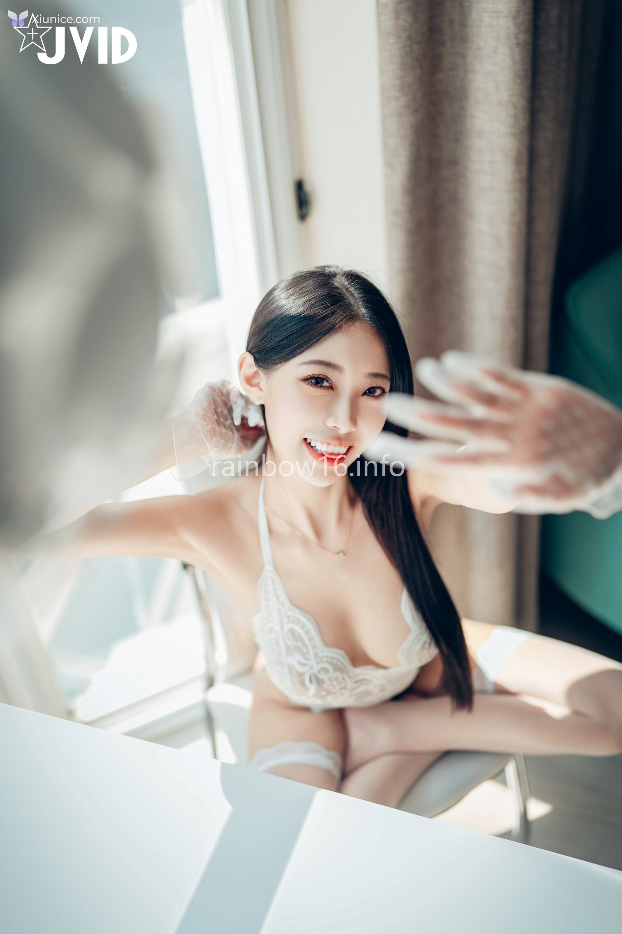 JVID WenHsin 玟妡 – 勻稱美腿玟妡看見她就起秋的假日午後白絲黑絲一次滿足只想與她一起把房間弄得亂糟糟 第3张