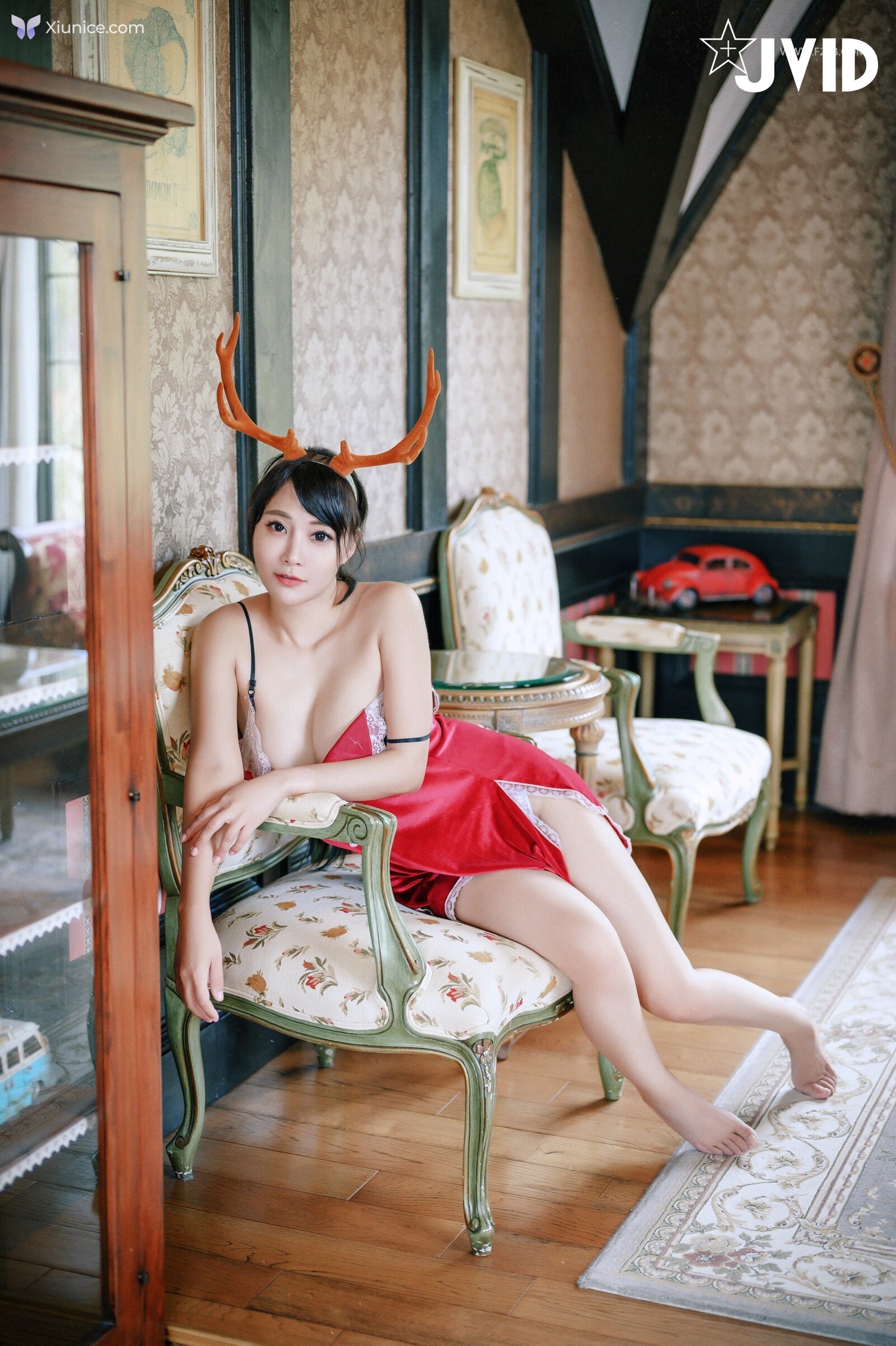 JVID Lele 樂樂 – 全輯上空無碼巨乳女神 樂樂鹿角女孩的報恩 第17张