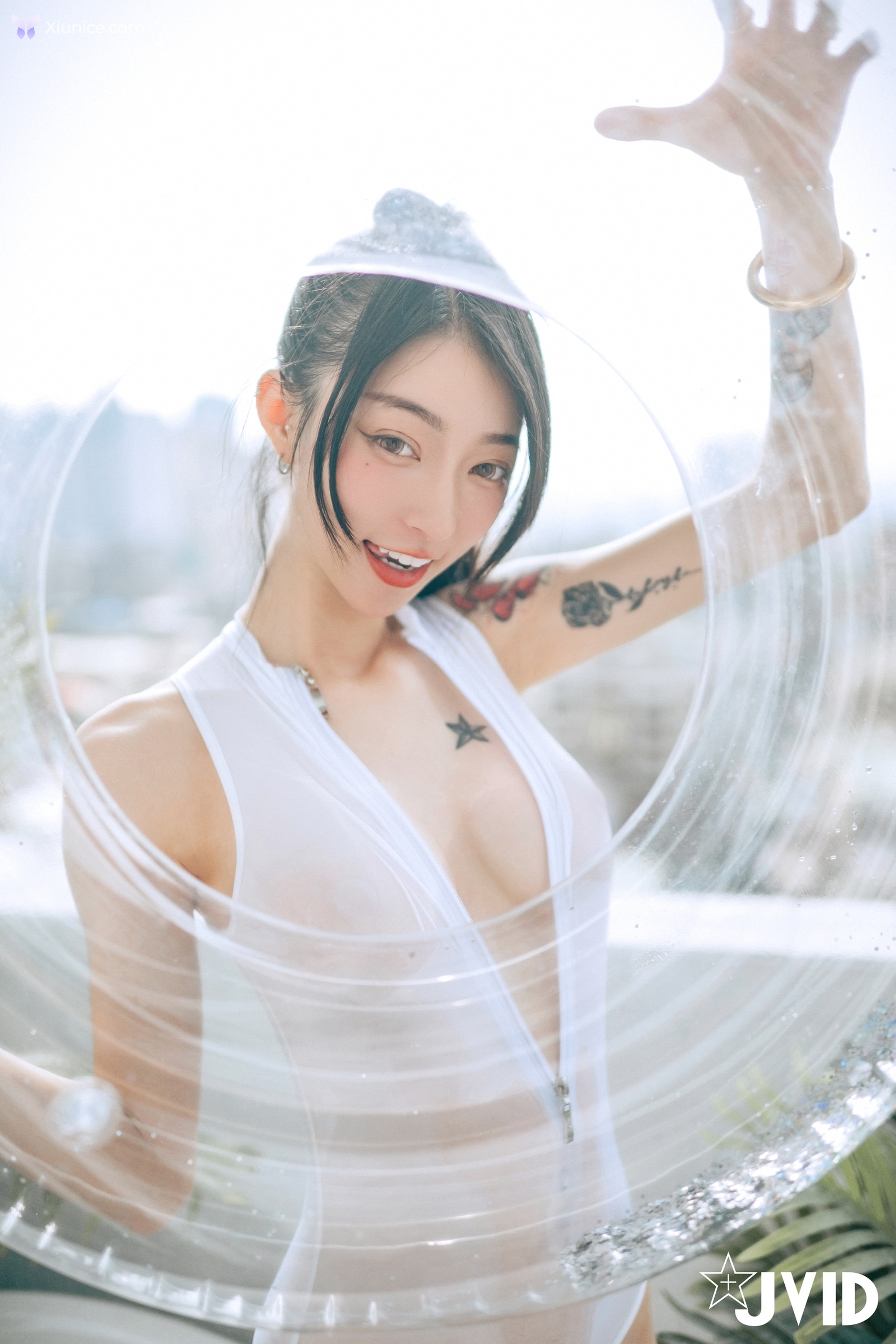 JVID 飄飄哥 – 濕身透點情慾互動超透膚の激色比基尼飄飄哥遭揉胸抓奶畫面淫慾滿點嫩鮑慘遭魔爪襲擊開擋史庫水透出白虎形狀超誘人 第8张