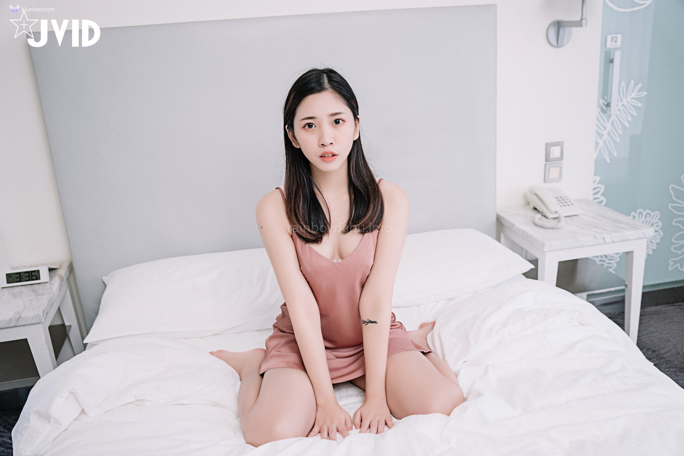 JVID 茶理 妙妙 – 美乳姐妹之因為太缺錢親姐誘逼女大生妹妹開啟18禁直播 第59张