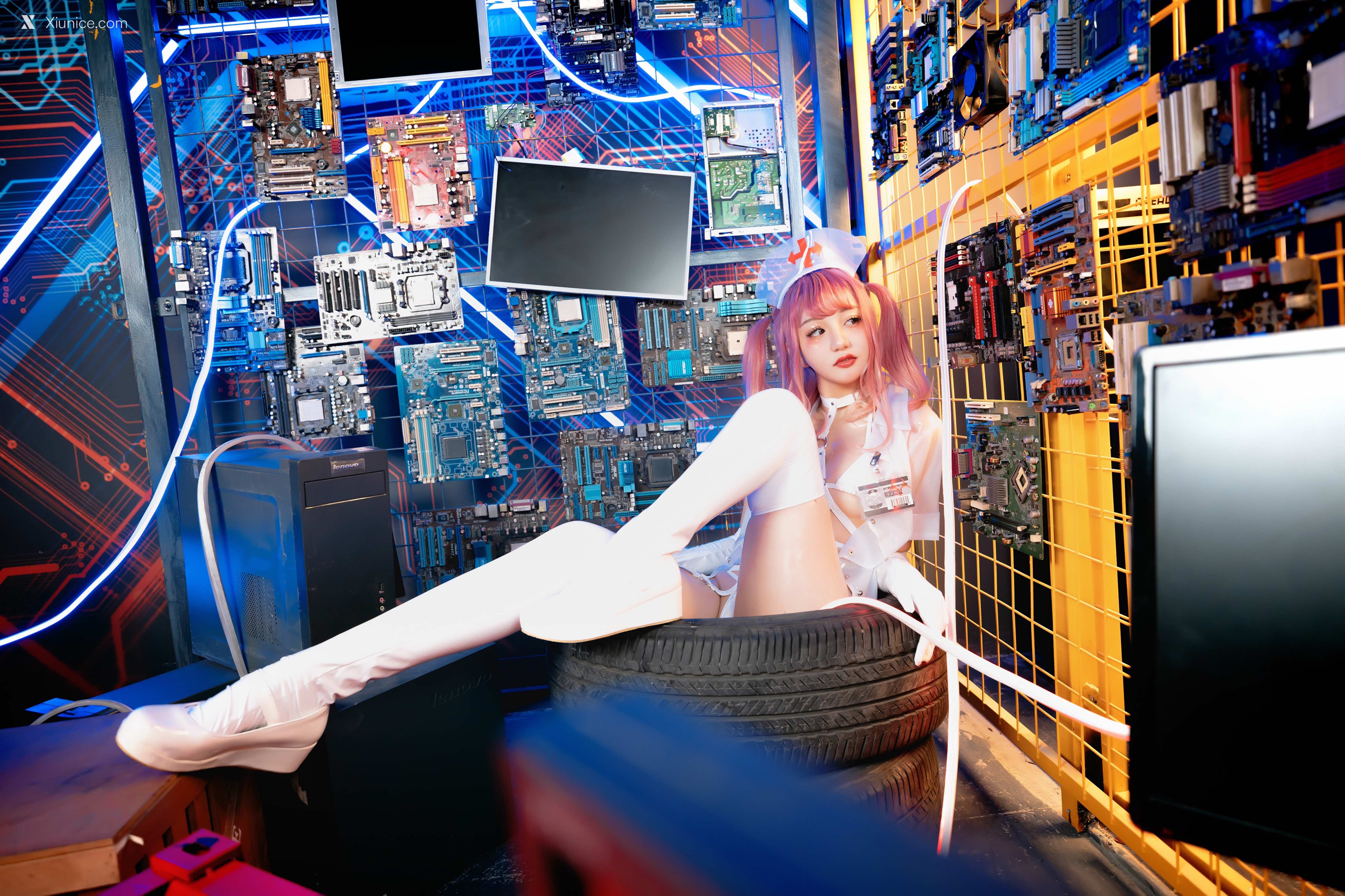 Coser@神楽坂真冬 Vol.057 绝对企画-透明黑白护士双人《無色哲学》 第117张