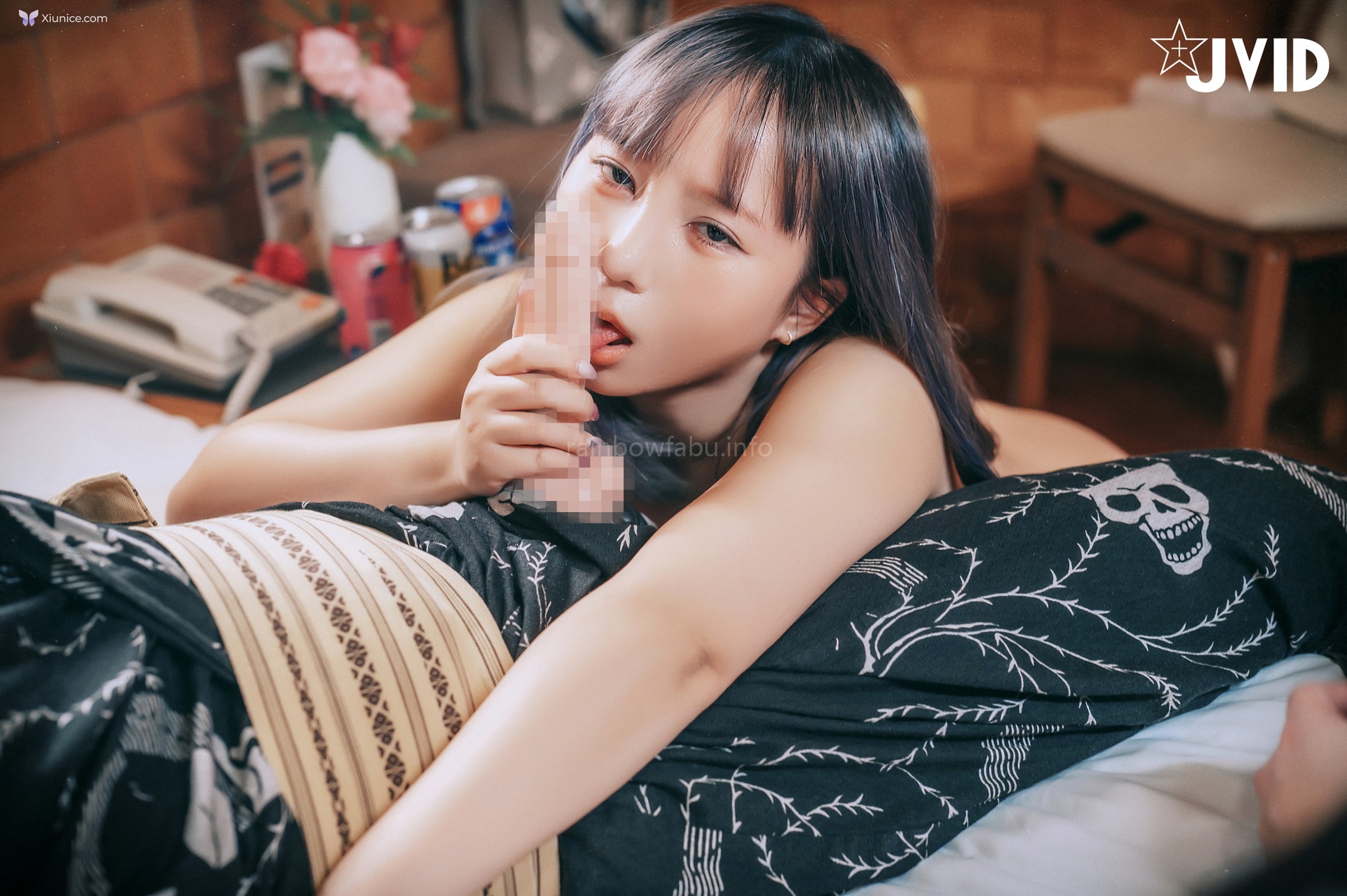 JVID 于心 Lele 樂樂 – 上空無碼學長幫學妹慶祝畢業邀請兩人泡溫泉泥醉混亂 第135张