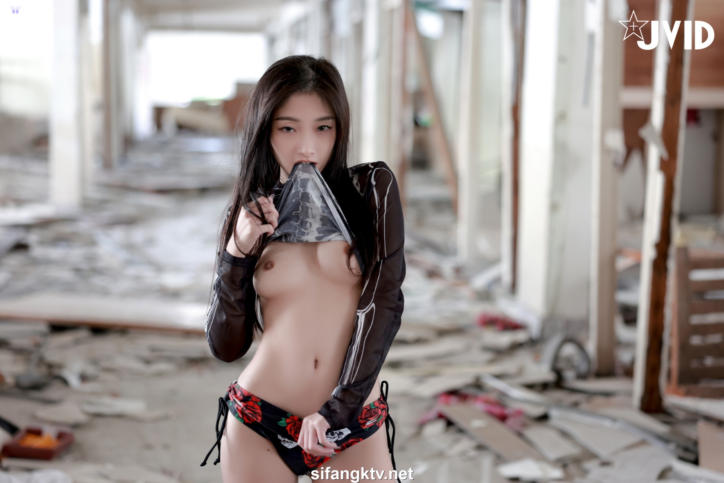 JVID 小隻馬霓霓 – 廢墟開趴一絲不掛性感調皮誘惑全裸無碼尺度毫無保留全解放 第7张