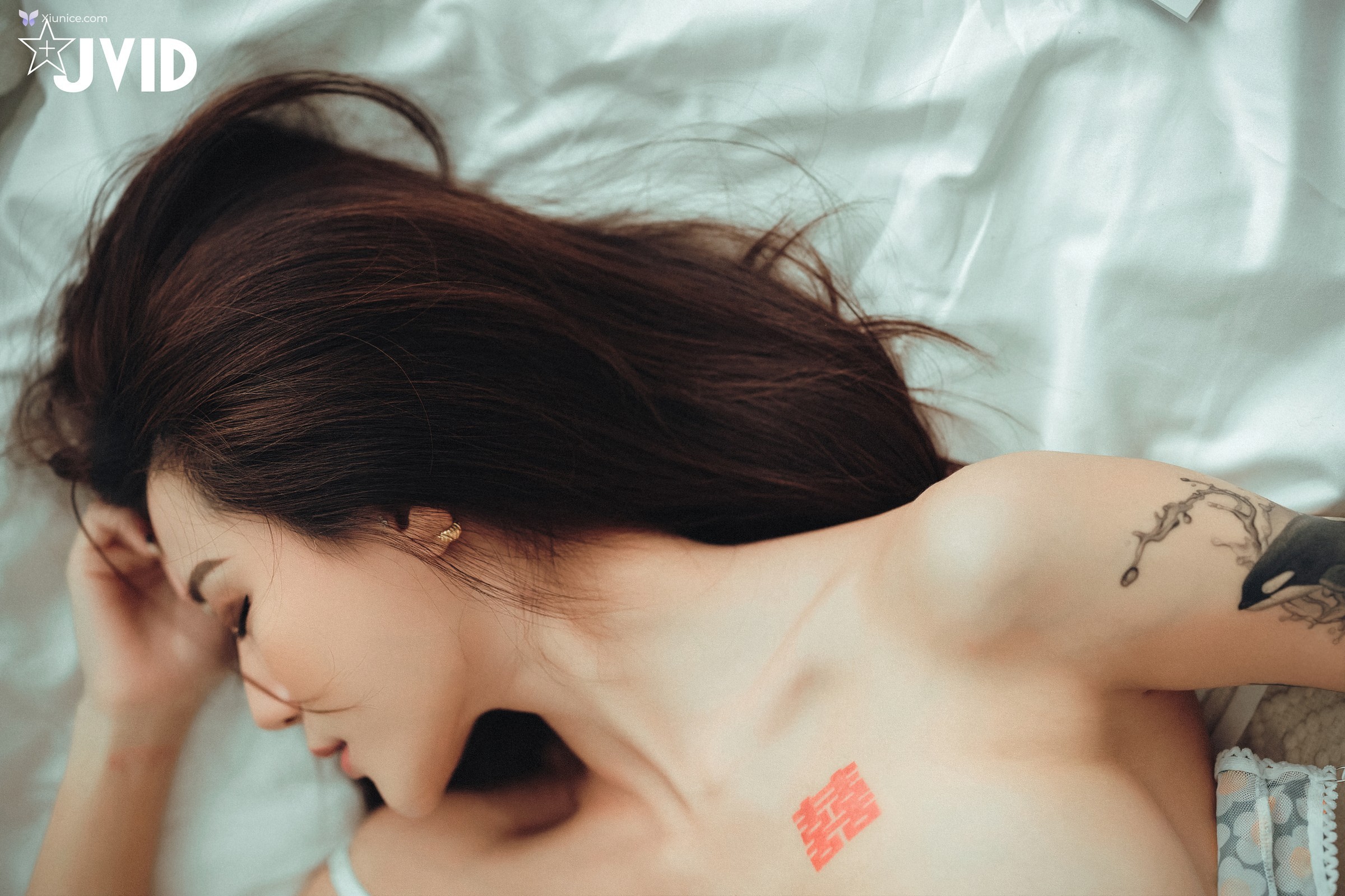 JVID Lara 雙囍 – 我的美乳室友雙囍帶給我超激烈的居家體驗 第15张