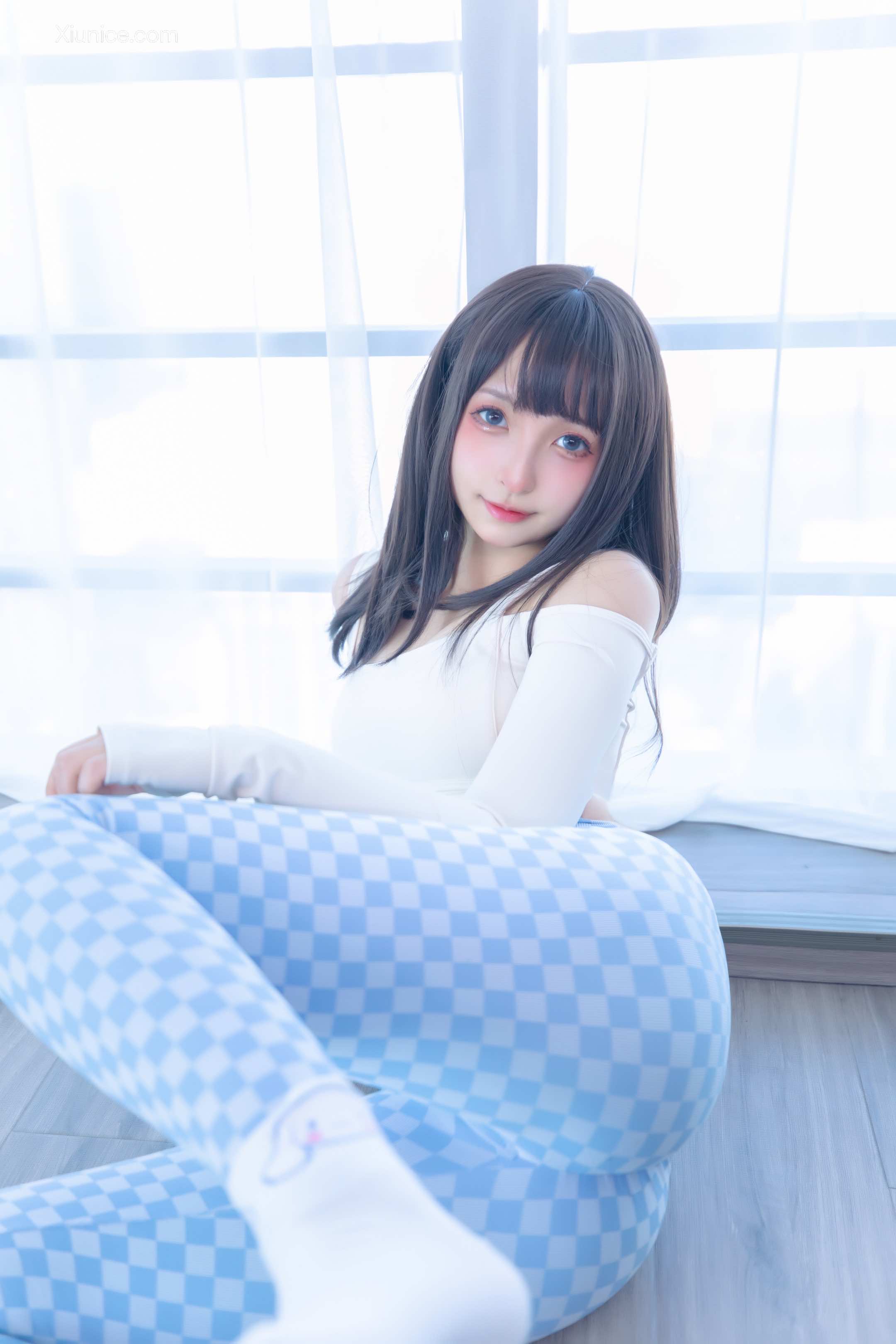 Coser@神楽坂真冬 Vol.103 蓝白格 第2张