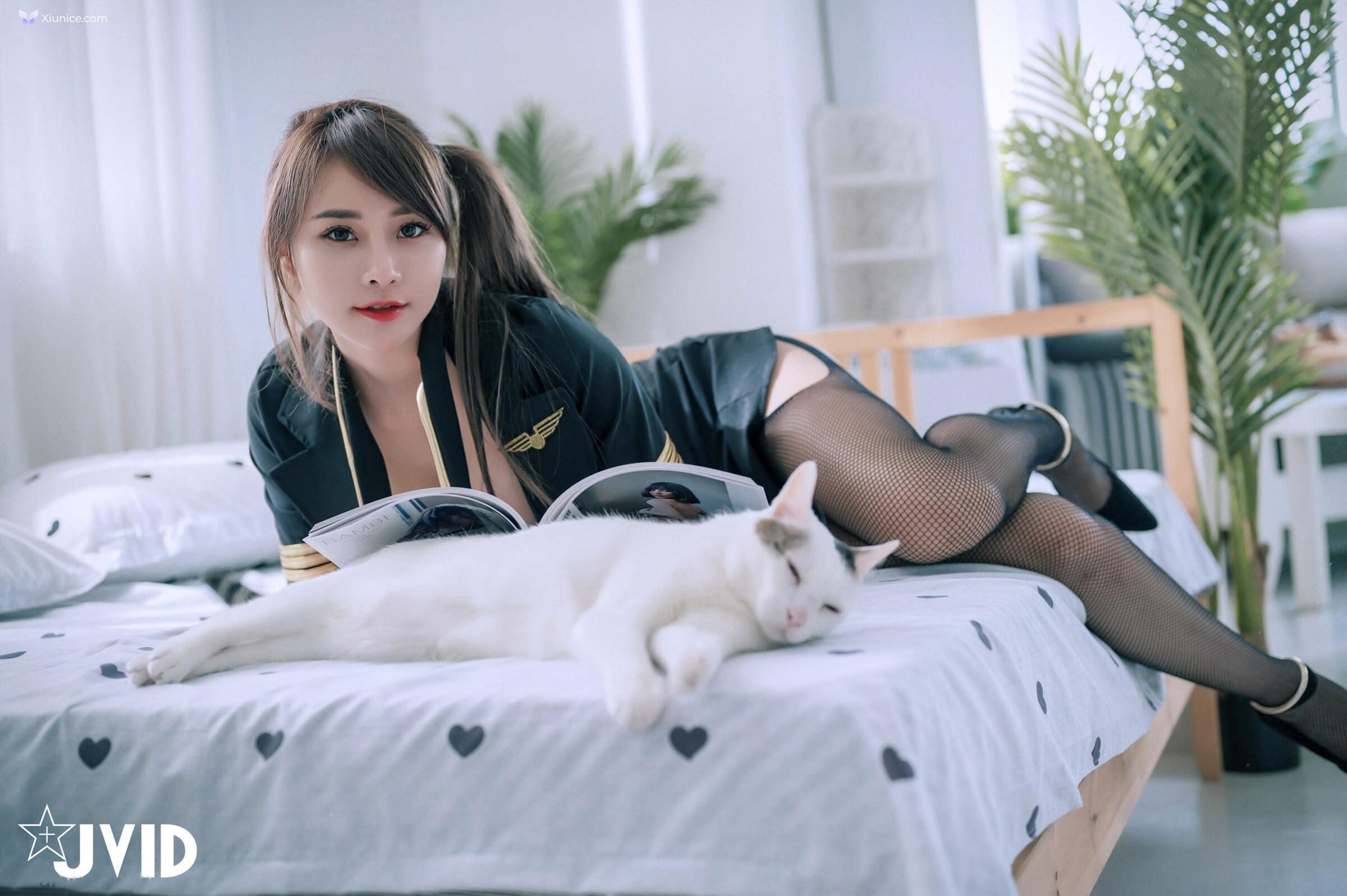JVID Lele 樂樂 – 極品爆乳女神樂樂血脈噴張情欲空姐黑暗淫魔 第44张
