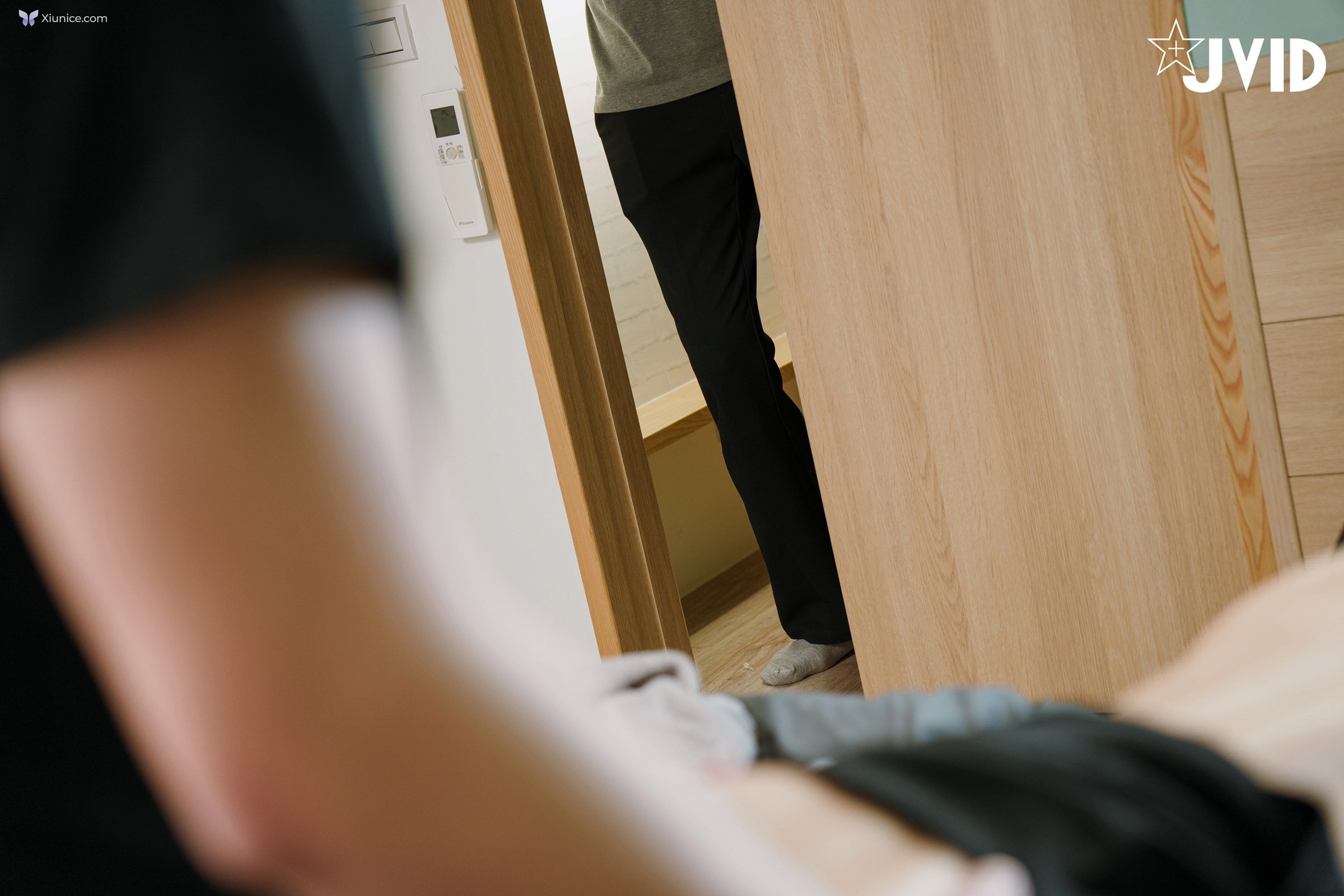 JVID Lele 樂樂 – 在下屬面前強姦他老婆讓下屬好好看看自己老婆為了滿足上司賣力搖晃自己淫蕩身體最後還射在妻子身上給足了滿滿的愛液 第106张