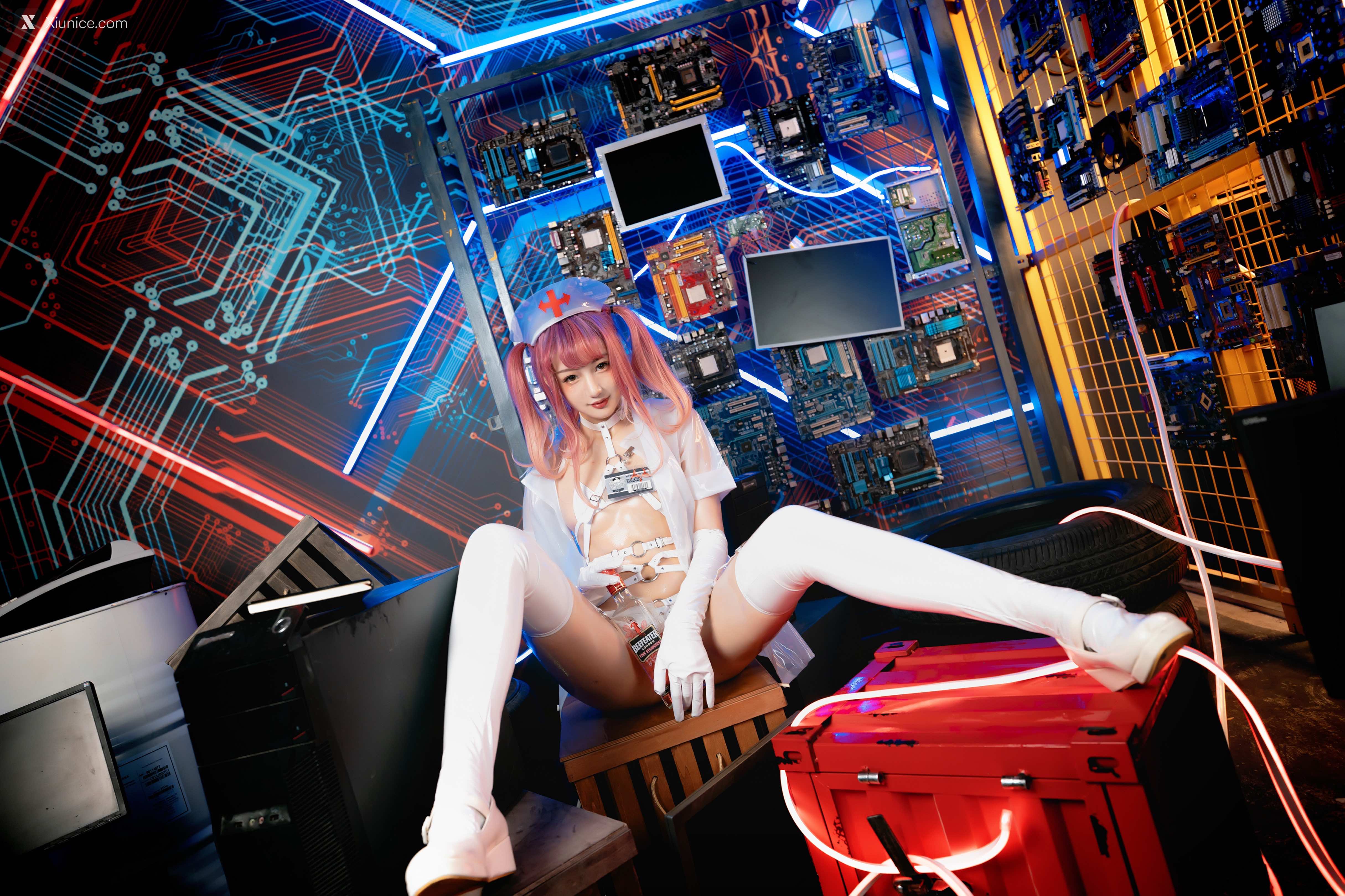 Coser@神楽坂真冬 Vol.057 绝对企画-透明黑白护士双人《無色哲学》 第133张