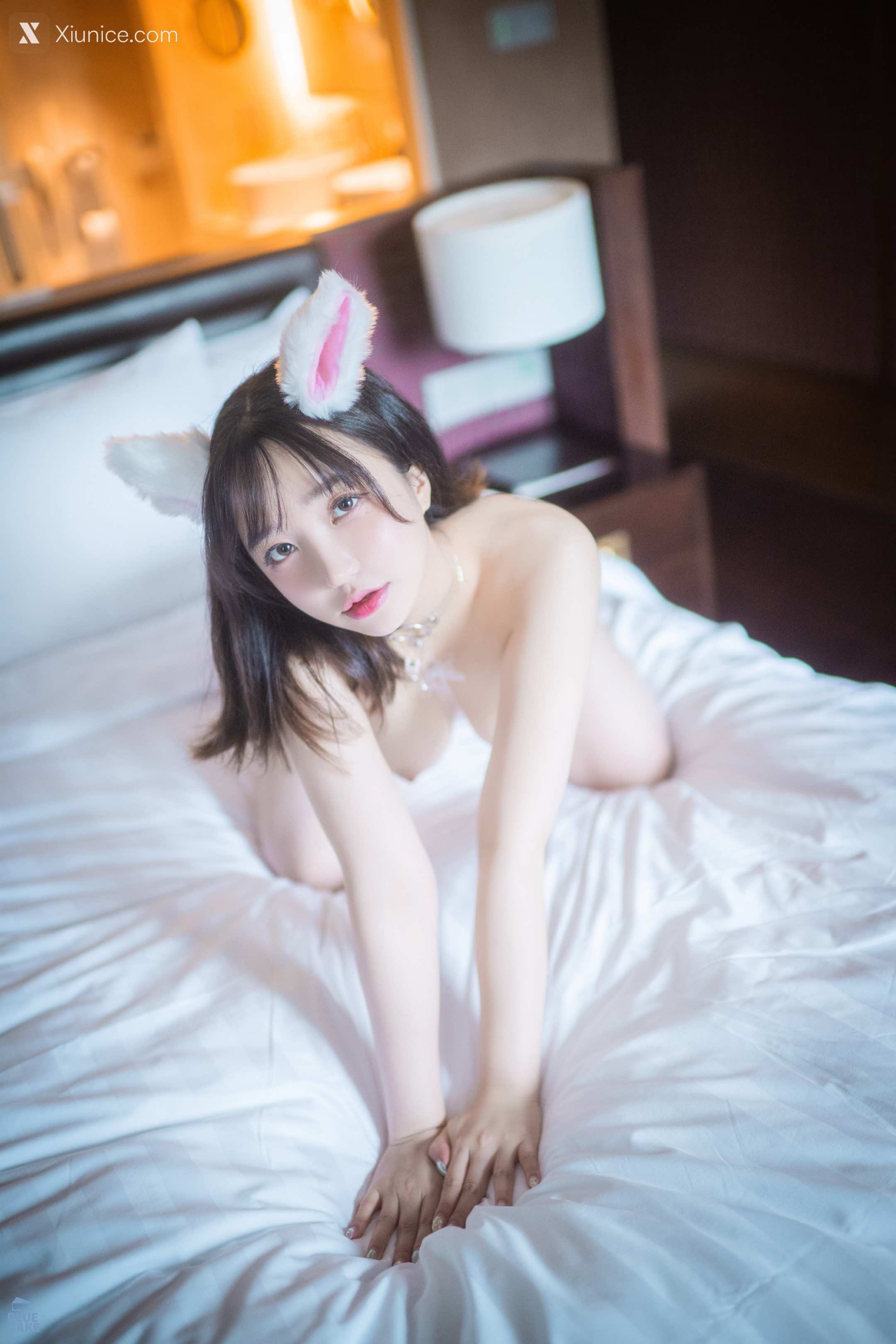 BLUECAKE Son Ye-Eun (손예은) – Puss Puss (+RED Ver + COSPLAY) 第144张
