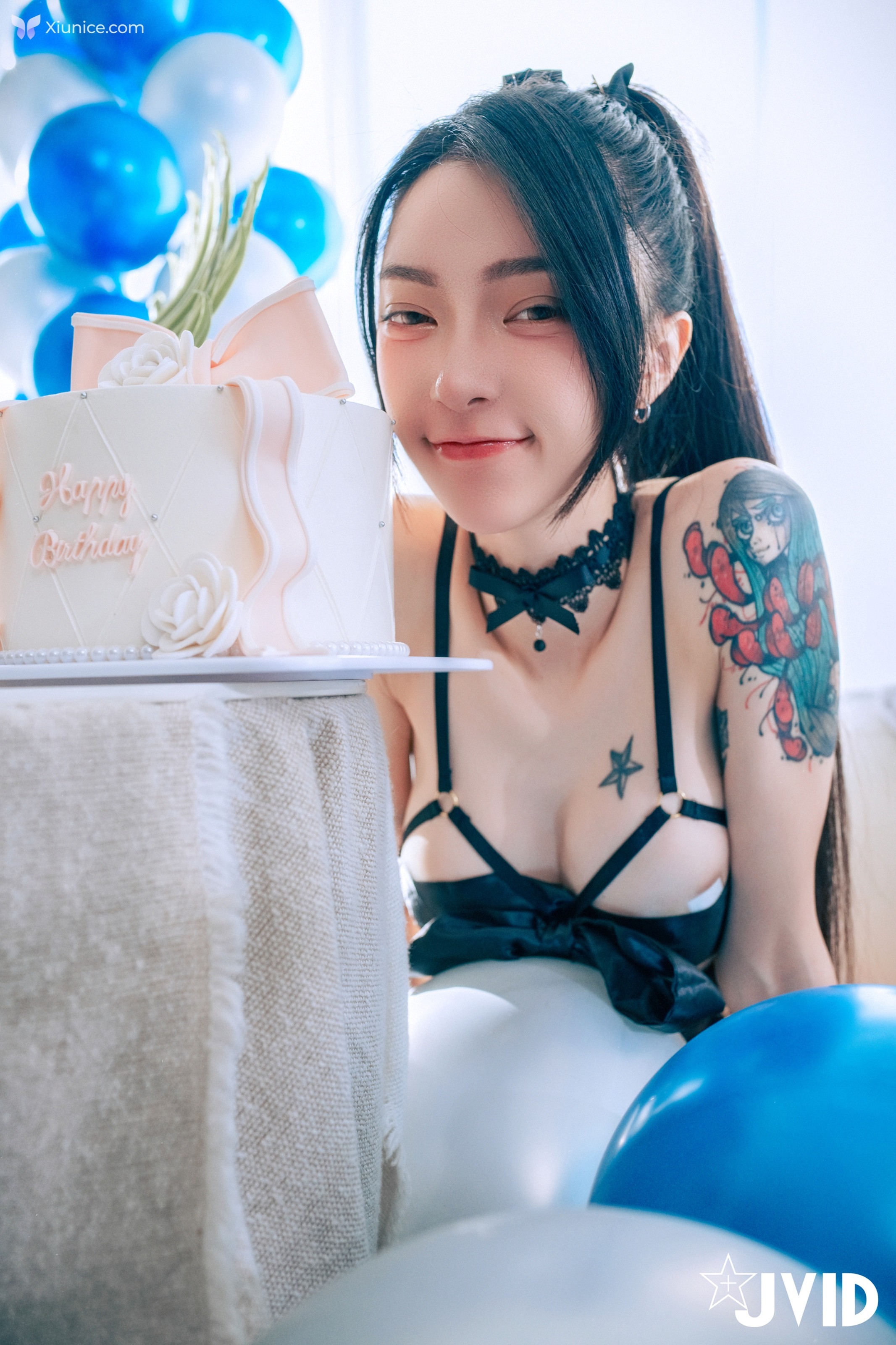 JVID 飄飄哥 – 最狂尺度生日特輯極細丁無膚膠色色の裸體生日趴飄飄慶生被脫光光塗抹奶油超細線丁無膚膠擠出誘人駱駝蹄屁股翹高背後位視角超色慾超誘人裸體奶油慶生影片熱映中 第48张