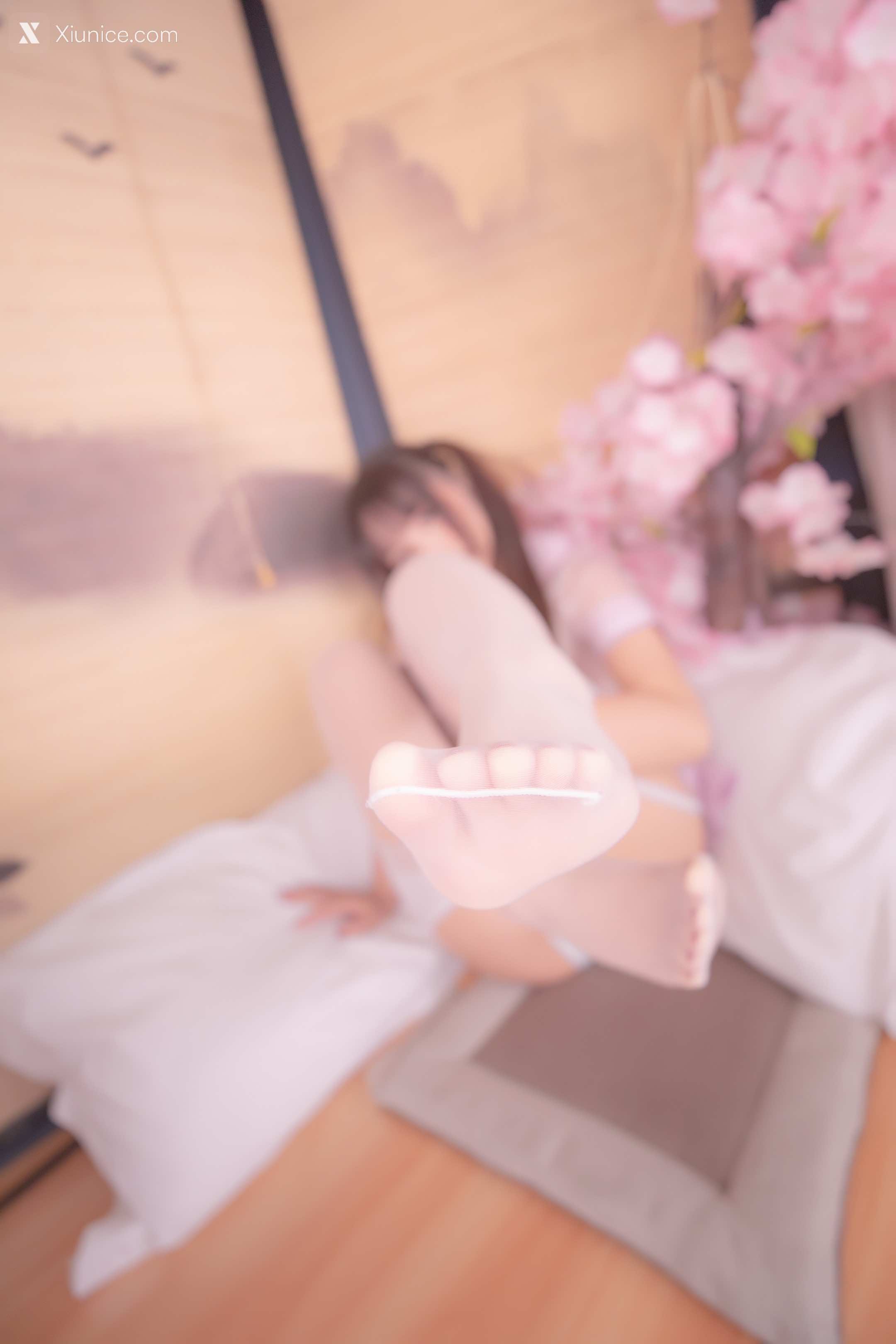 Coser@神楽坂真冬 Vol.079 绝对企画-透明黑白水手服《特別なことに》 第63张