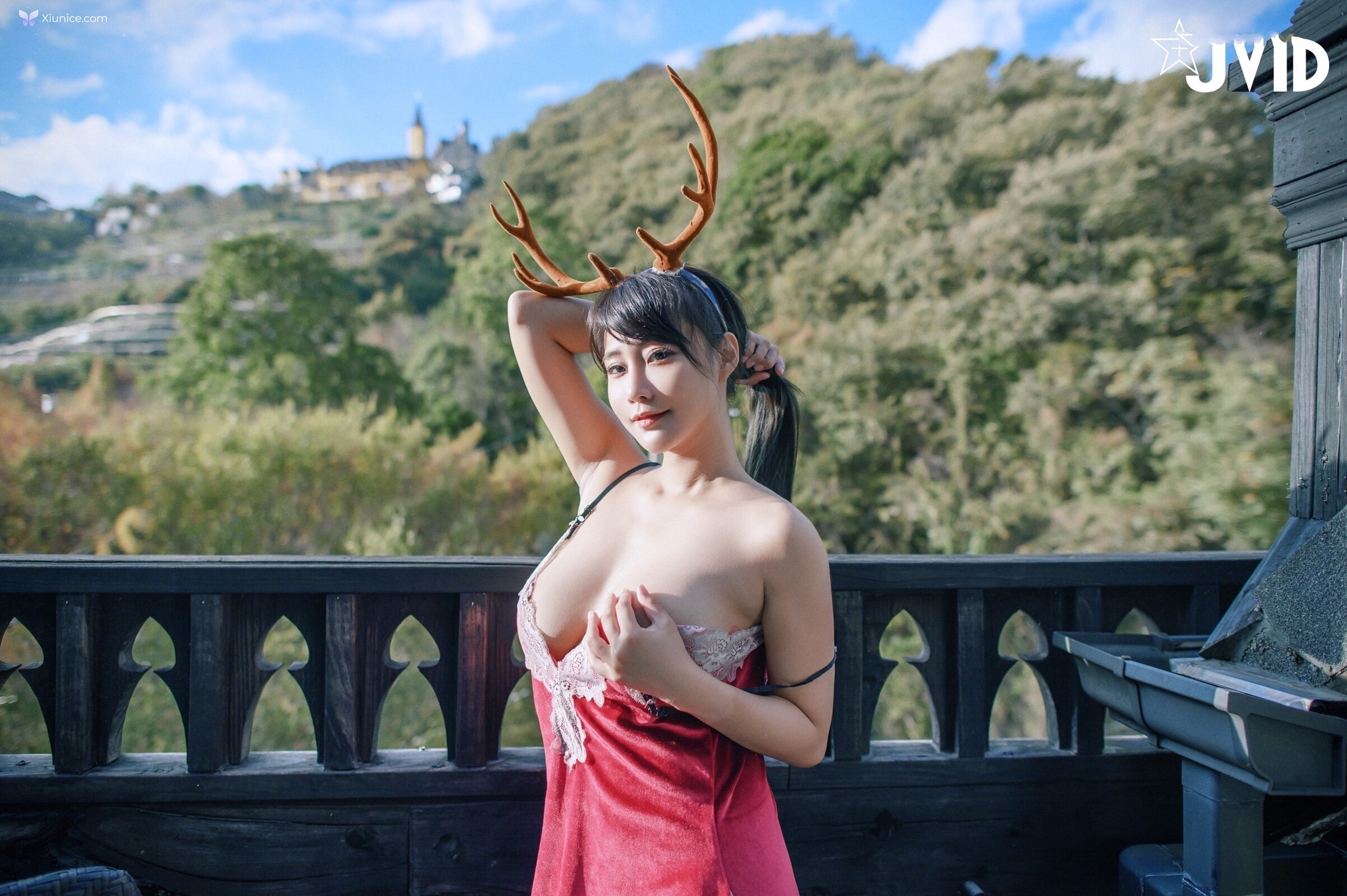 JVID Lele 樂樂 – 全輯上空無碼巨乳女神 樂樂鹿角女孩的報恩 第278张